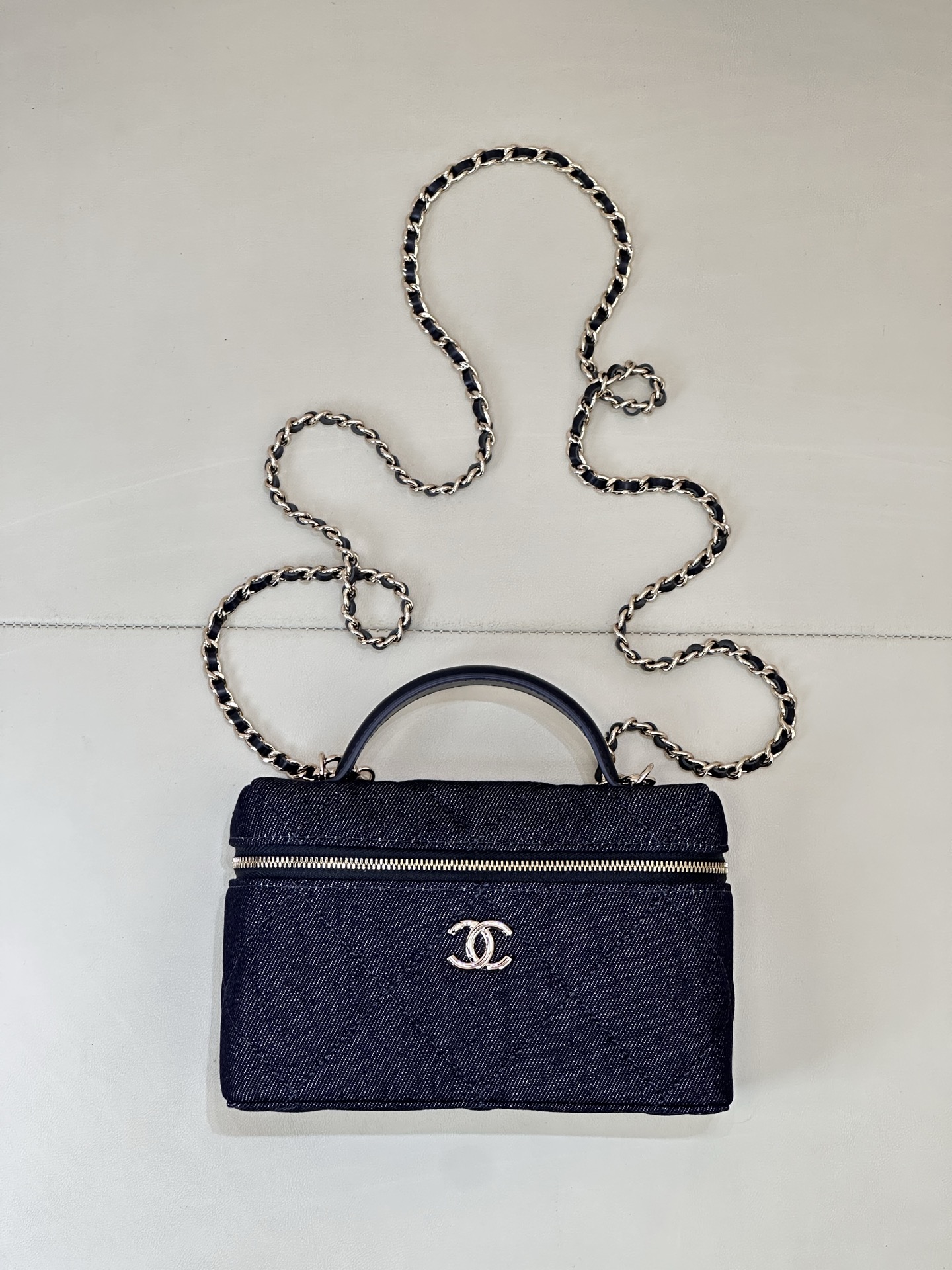 4936 26p nueva bolsa para lonchera LP con hebilla doble c de la serie denim, muy atractiva. Aunque tiene la sombra de l…