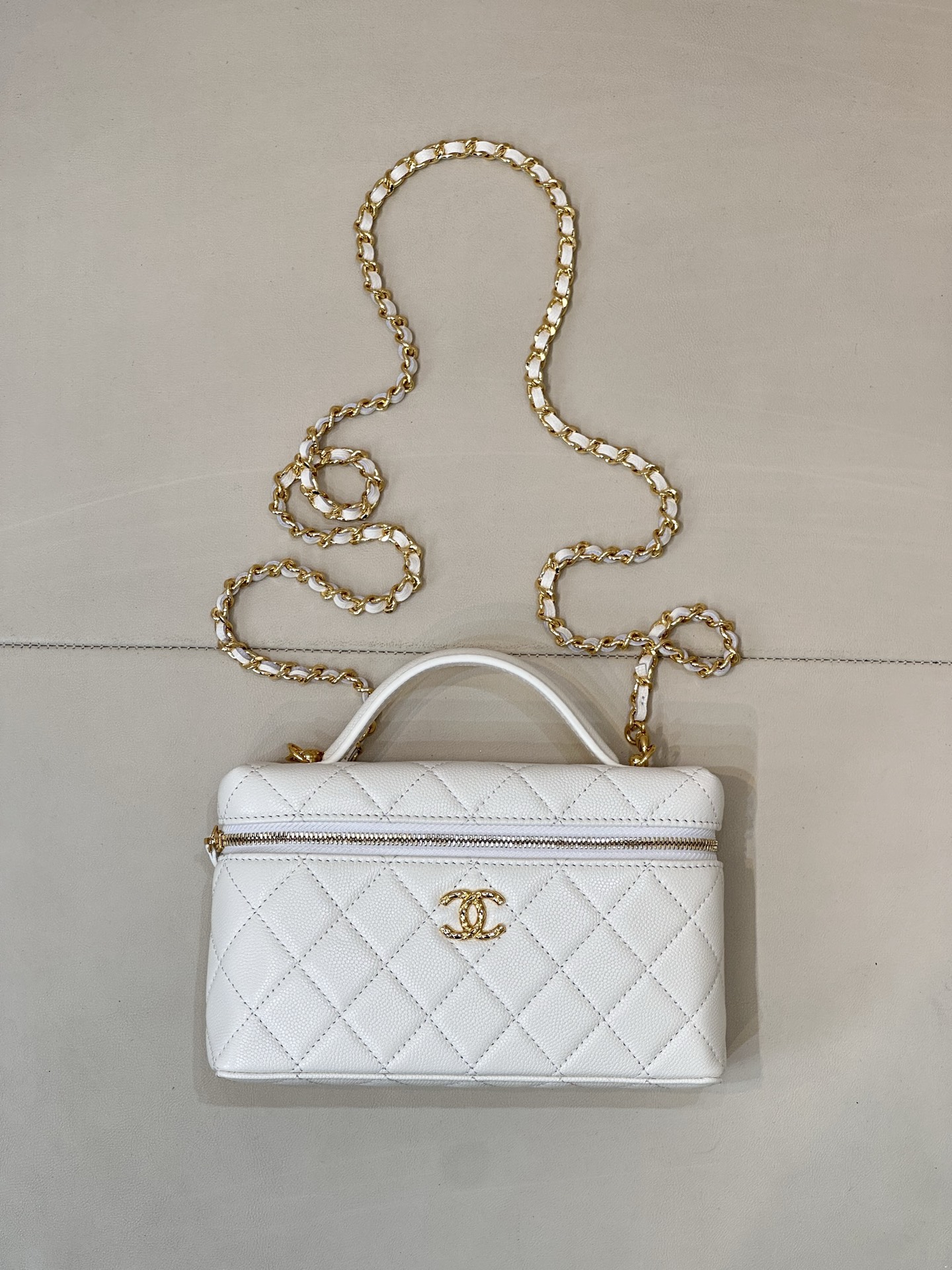 ¡La lonchera 5020 Chanel 26c llega a la calle! Los mostradores ahora venden tesoros por los que ni siquiera puedo llora…