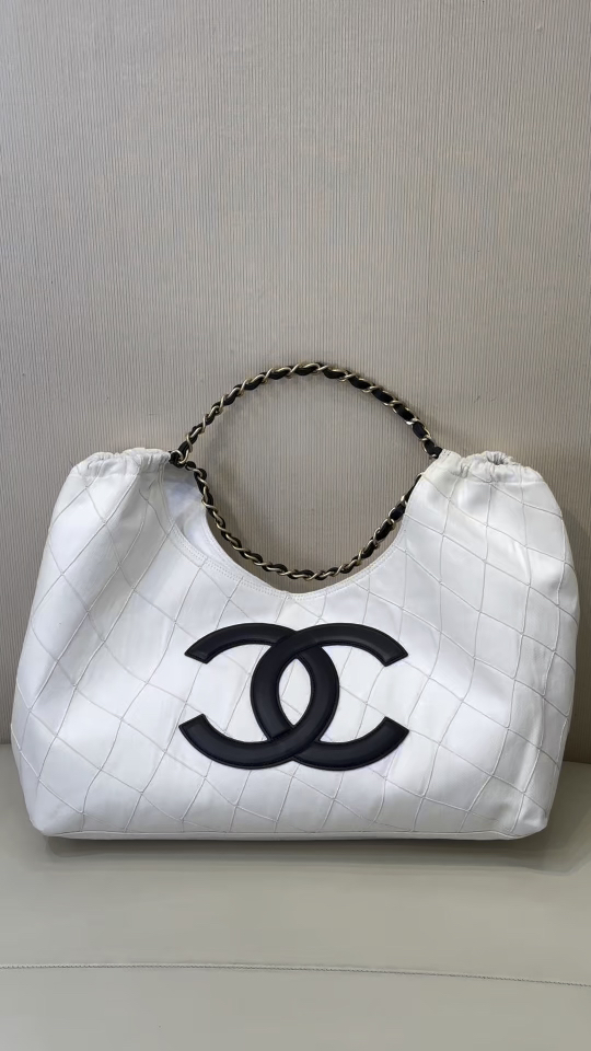 6191 Chanel Coco Beach 2026 ｜ ¡Este bolso blanco es el plato perfecto para el verano!