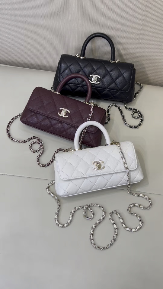 5285 La nueva versión del bolso pequeño 𝐜𝐨𝐜𝐨𝐡𝐚𝐧𝐝𝐥𝐞 que tanto anhelaba ya está aquí ~ Te transforma instantáne…