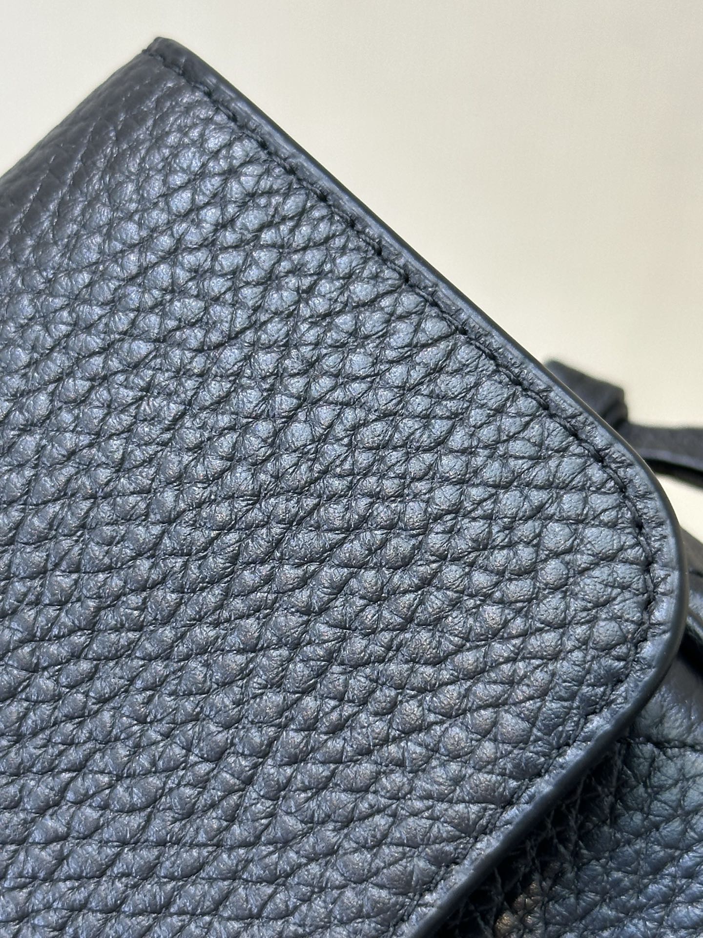 6428 Hablemos del material, ¡exclusiva piel de becerro graneada! La textura del cuero se puede mostrar completamente ba…