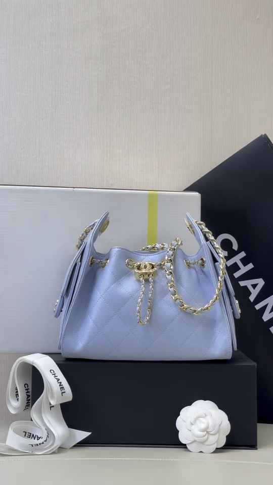 5631 Chanel 25Bag Azul cielo Realmente amo el azul cielo. Es un color muy veraniego y bonito.