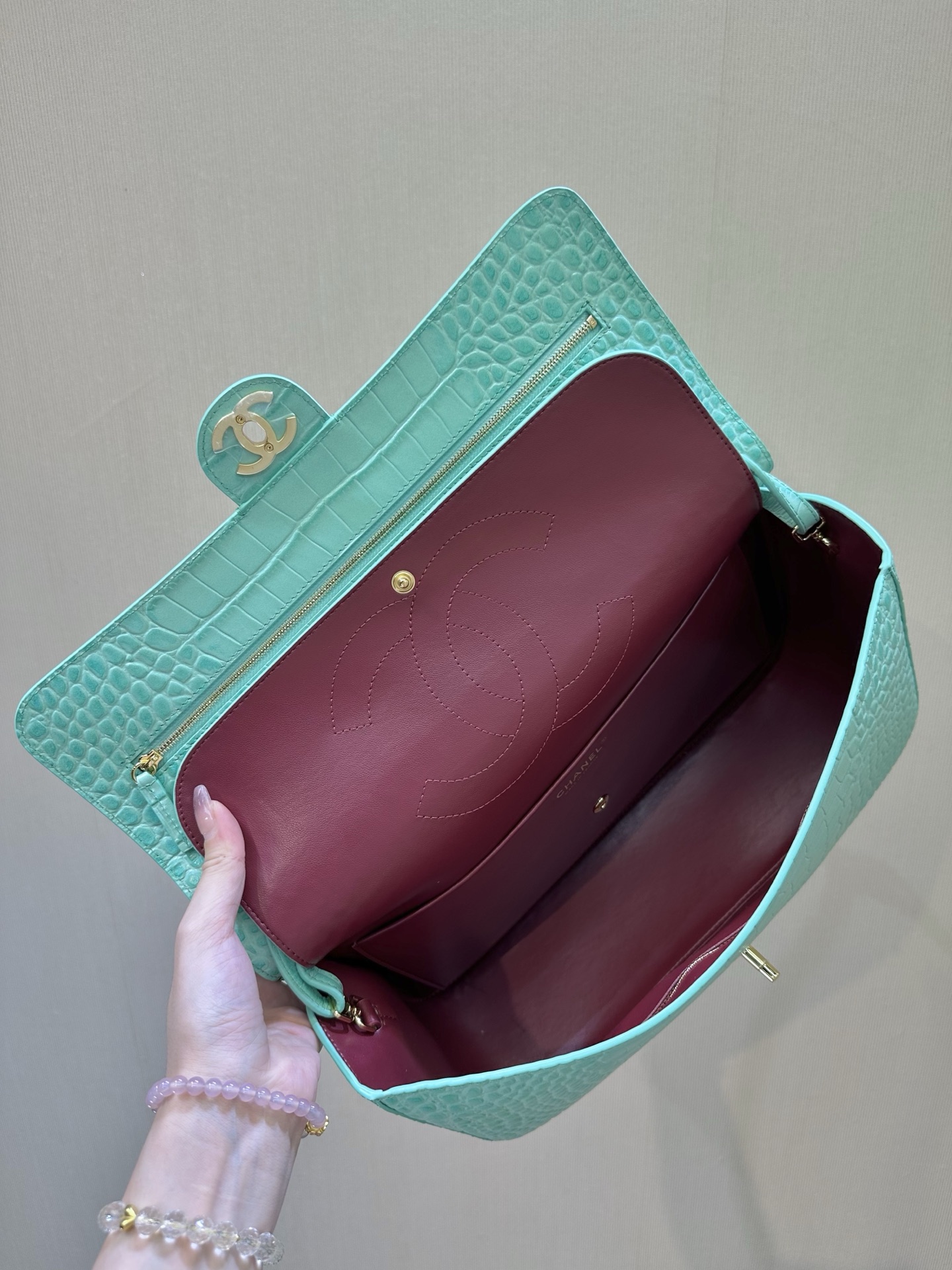 6231 tiene una capacidad súper grande. Una bolsa es suficiente para las salidas diarias. ¡Puedes guardar una botella de…