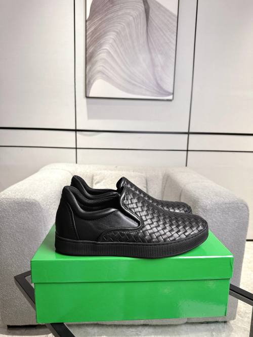 Bottega Veneta Round-Toe Leather Slip-On Sneakers - Autumn Collection 1 Bottega Veneta Round-Toe Leather Slip-On Sneakers - Autumn Collection