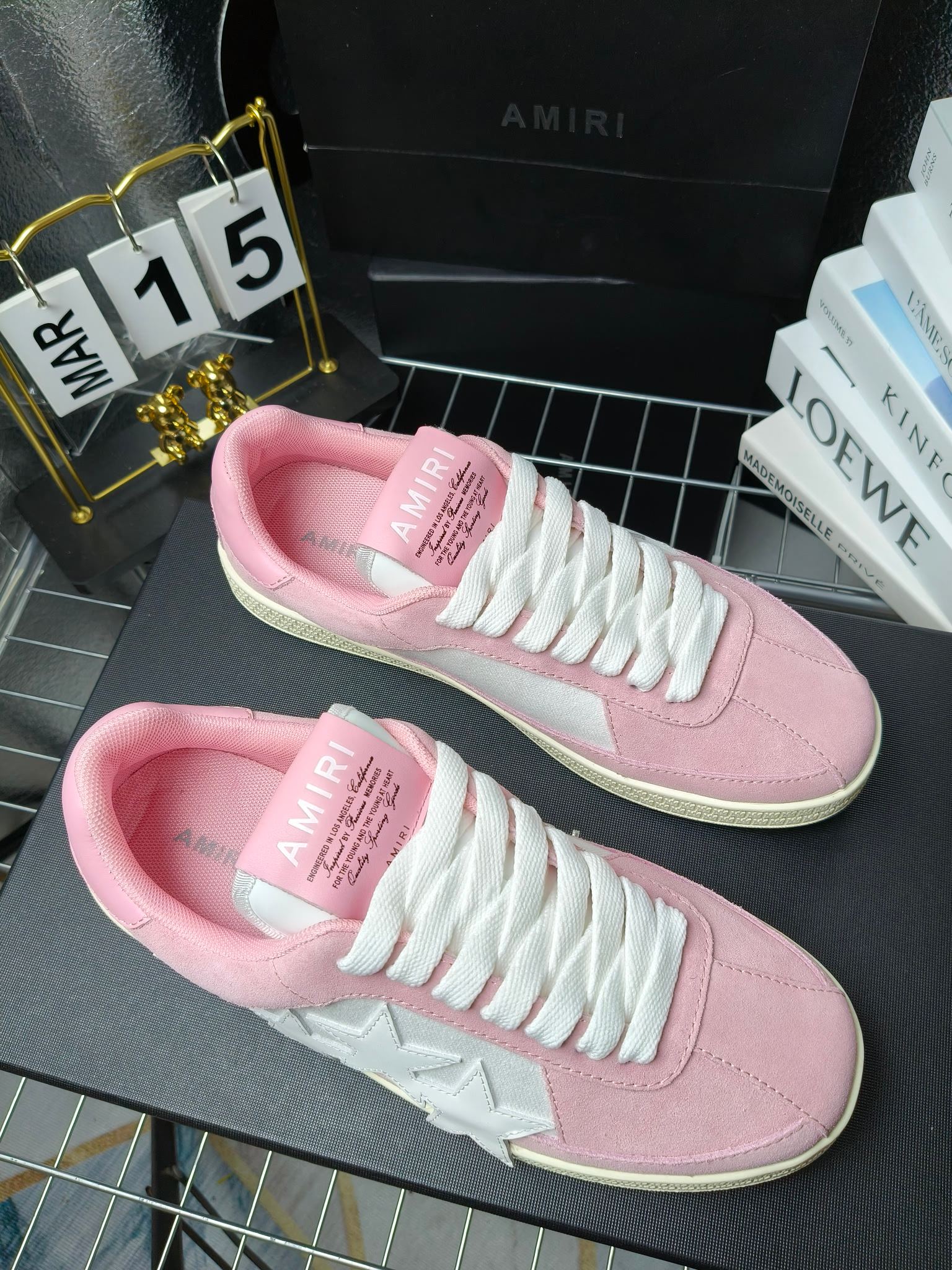 AMIRI
埃米尔24SS新款休闲,
经典的鞋身LOOGO标志,让流行元素和品牌融🎊🎊为一体让时尚更为耀眼。💰鞋面采用经典配色进行拼接打造层次感。牛皮和磨砂皮搭配质感也非常规!💙橡胶发泡多层次多种颜色💥的组合让更轻巧脚感更舒适,🎉🎉🎉各明星 博主 网红推荐款,🚵🏻逛街 聚会 旅游必不可少的一款。
码数:女款35—40(41订做不退换)
男款 38—45(46订做不退换)
p230