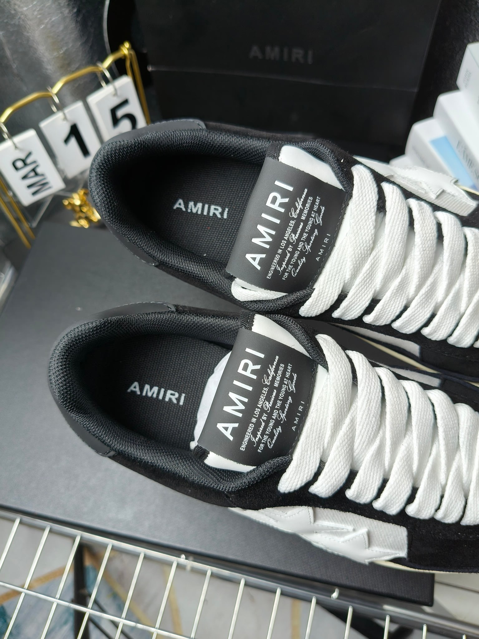 AMIRI
埃米尔24SS新款休闲,
经典的鞋身LOOGO标志,让流行元素和品牌融🎊🎊为一体让时尚更为耀眼。💰鞋面采用经典配色进行拼接打造层次感。牛皮和磨砂皮搭配质感也非常规!💙橡胶发泡多层次多种颜色💥的组合让更轻巧脚感更舒适,🎉🎉🎉各明星 博主 网红推荐款,🚵🏻逛街 聚会 旅游必不可少的一款。
码数:女款35—40(41订做不退换)
男款 38—45(46订做不退换)
p230