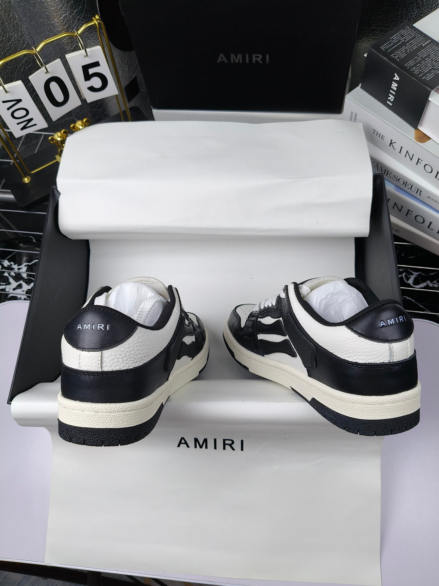 amiri
埃米尔 爆款滑板休闲鞋!
出厂260米兰国际 amiri 2024 早春优秀爆款🔥 代言🔥引领潮流!!
👍面料:原版进口头层磨砂牛皮+进口牛皮
👍内里:原版1:1内里+进口泡棉
👍扣饰:采用原版注塑工艺美观不伤皮面
👍垫脚:专用注塑鞋垫(原版1:1)
👍大底:橡胶+eva 耐磨大底
👍包装:原版全套高贵专柜包装
👍码数:女35-41男39-46