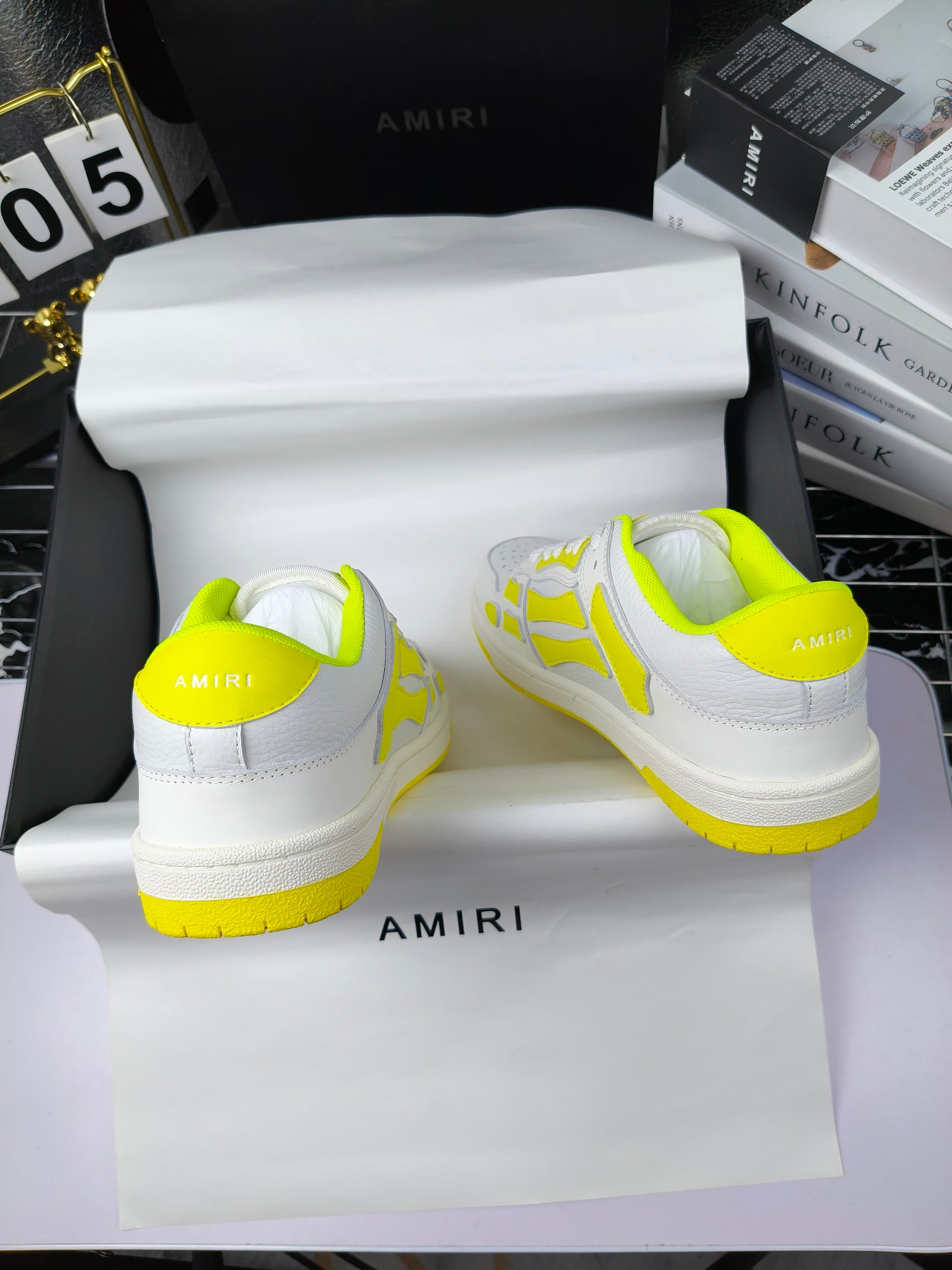 amiri
埃米尔 爆款滑板休闲鞋!
出厂260米兰国际 amiri 2024 早春优秀爆款🔥 代言🔥引领潮流!!
👍面料:原版进口头层磨砂牛皮+进口牛皮
👍内里:原版1:1内里+进口泡棉
👍扣饰:采用原版注塑工艺美观不伤皮面
👍垫脚:专用注塑鞋垫(原版1:1)
👍大底:橡胶+eva 耐磨大底
👍包装:原版全套高贵专柜包装
👍码数:女35-41男39-46