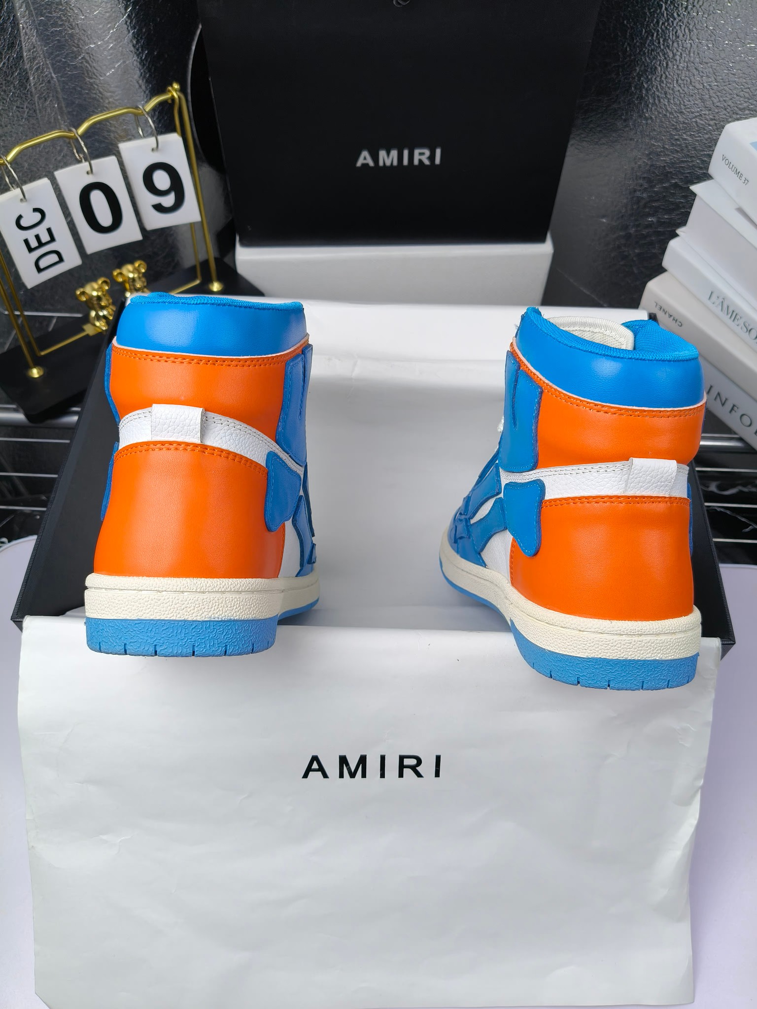 amiri
高帮
埃米尔 爆款滑板休闲鞋! 米兰国际 amiri 2024 早春优秀爆款🔥 代言🔥引领潮流!!
👍面料:原版进口头层磨砂牛皮+进口牛皮
👍内里:原版1:1内里+进口泡棉
👍扣饰:采用原版注塑工艺美观不伤皮面
👍垫脚:专用注塑鞋垫(原版1:1)
👍大底:橡胶+eva 耐磨大底
👍包装:原版全套高贵专柜包装
👍码数:女35-40,男39-45男款46可定制
p280
