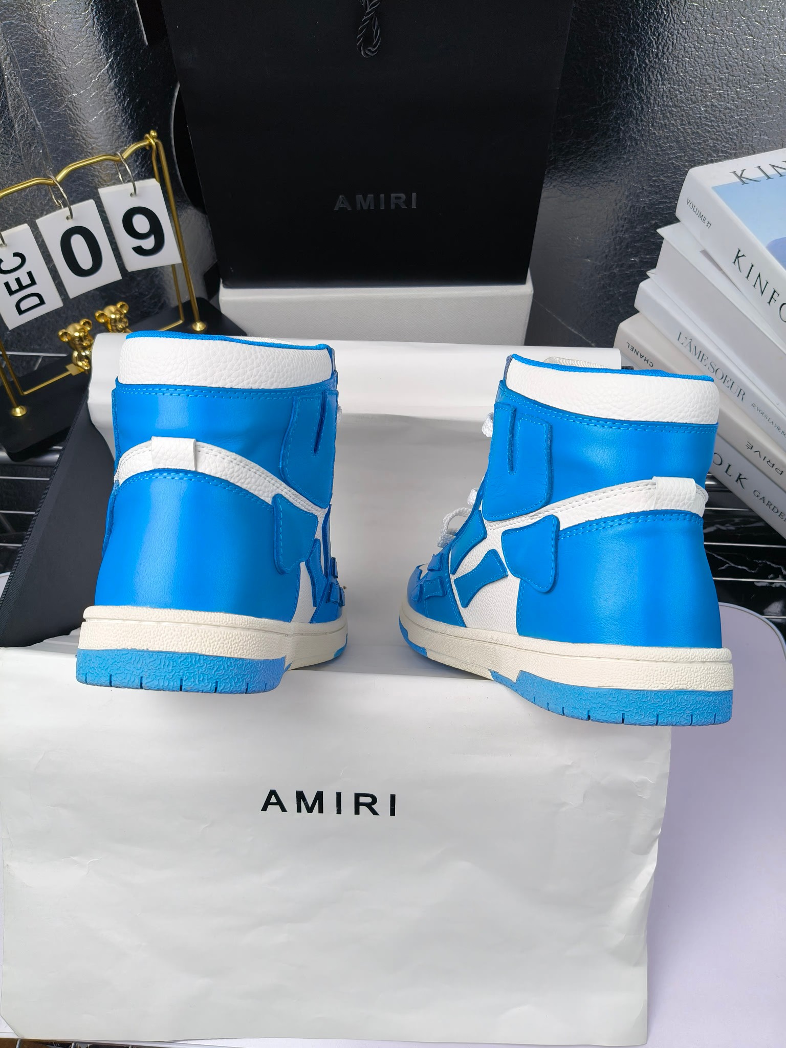amiri
高帮
埃米尔 爆款滑板休闲鞋! 米兰国际 amiri 2024 早春优秀爆款🔥 代言🔥引领潮流!!
👍面料:原版进口头层磨砂牛皮+进口牛皮
👍内里:原版1:1内里+进口泡棉
👍扣饰:采用原版注塑工艺美观不伤皮面
👍垫脚:专用注塑鞋垫(原版1:1)
👍大底:橡胶+eva 耐磨大底
👍包装:原版全套高贵专柜包装
👍码数:女35-40,男39-45男款46可定制
p280