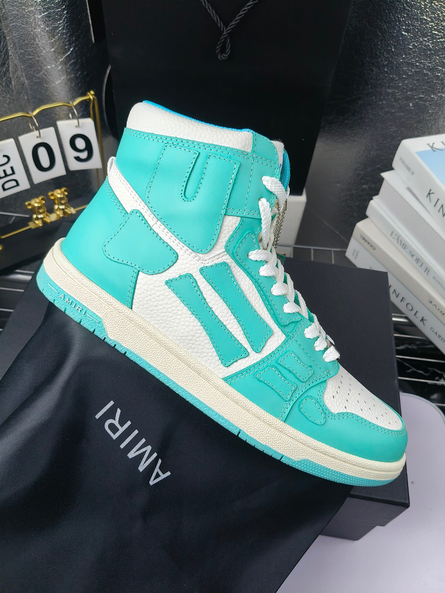 AMIRI
高帮
报单图
所有颜色均有，下单即可做
情侣款35-46