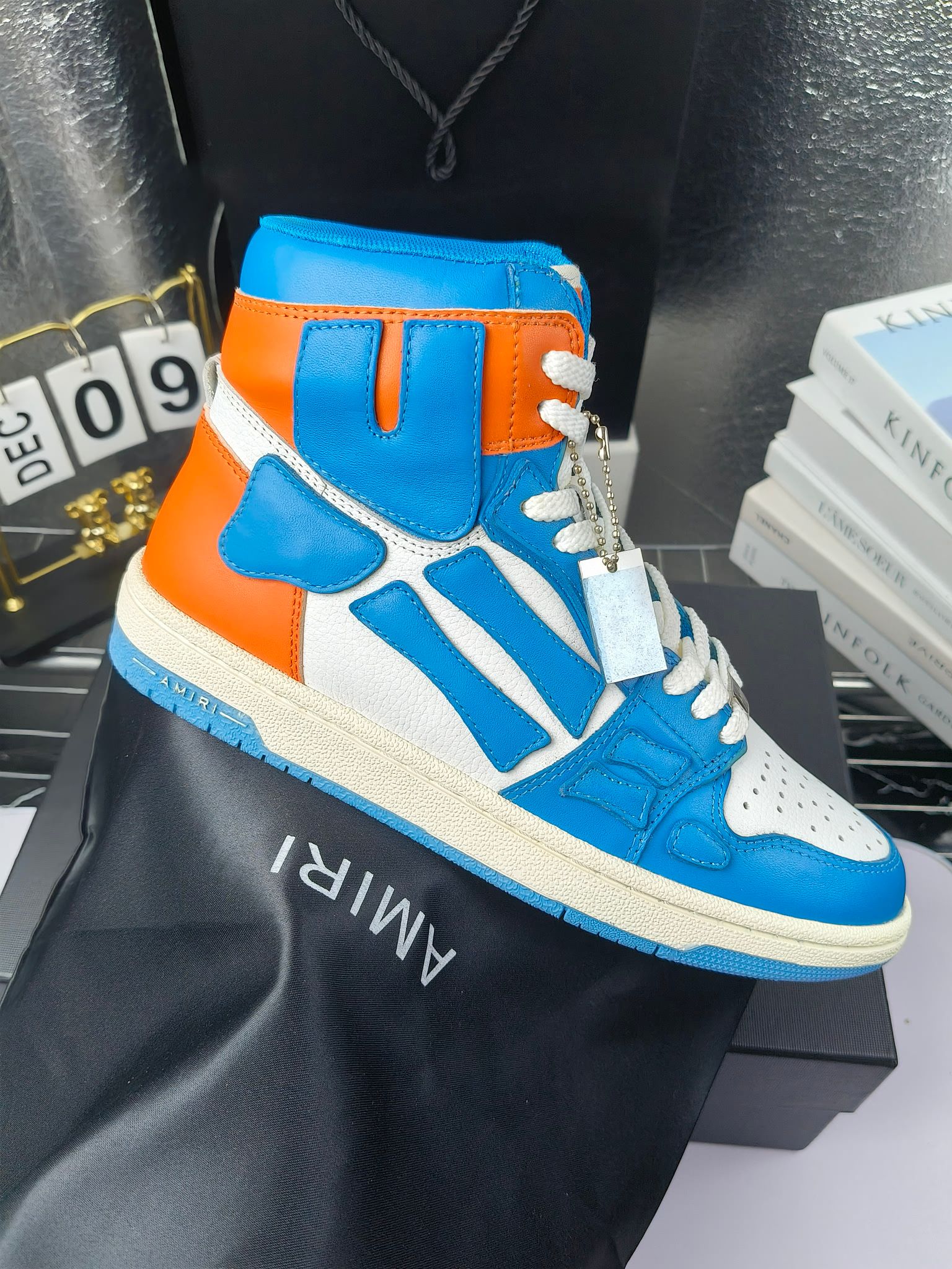 AMIRI
高帮
报单图
所有颜色均有，下单即可做
情侣款35-46