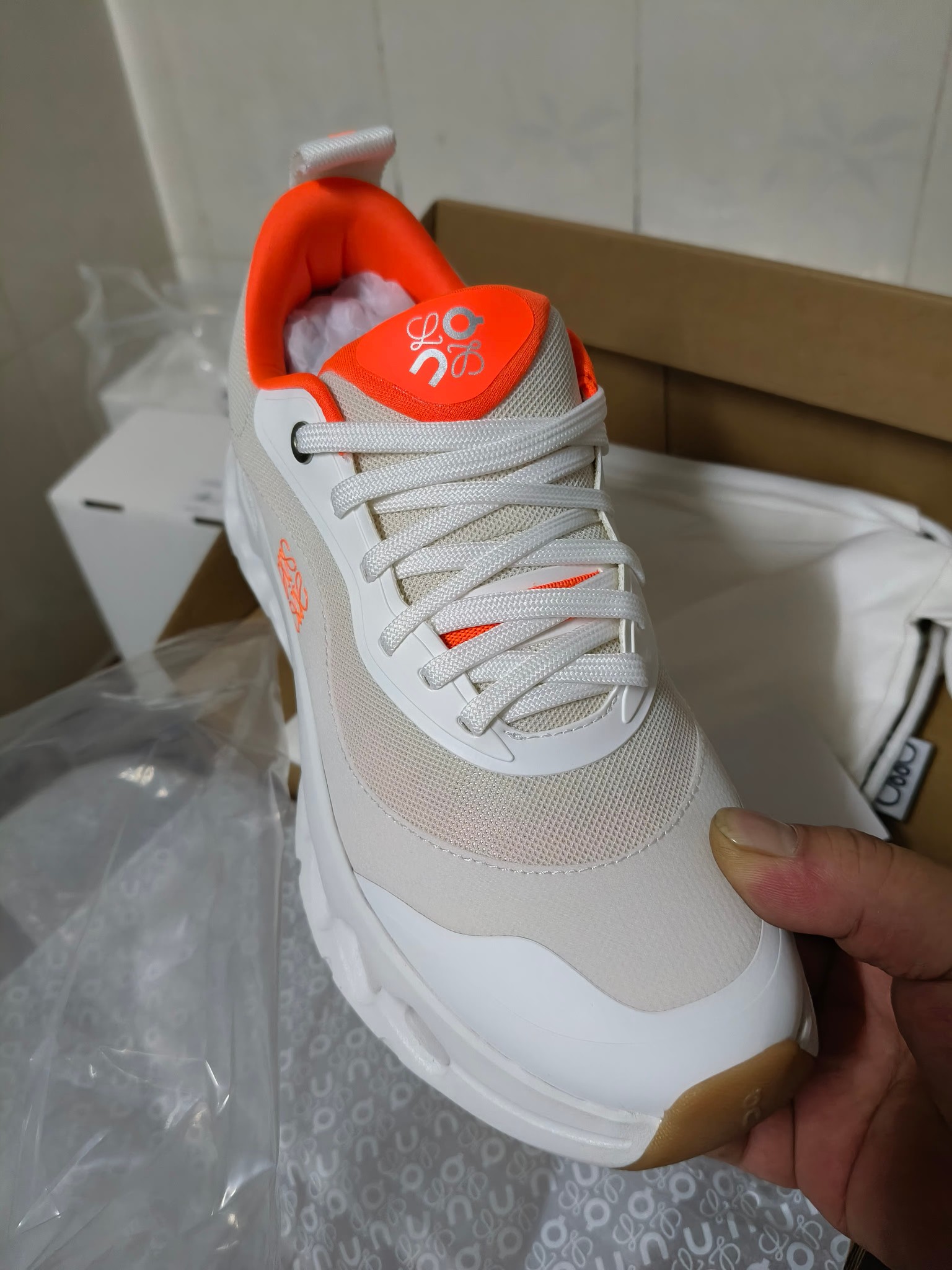 NO:238161,Guangzhou Ang Running Shoes Loewe LOEWE Couple Model 36-45, Casual Shoes/Sports Shoes, loewe, loewe, sneakers19860909广州昂跑鞋 罗意威LOEWE 情侣款36-45,休闲鞋/运动鞋,loewe,loewe,sneakers,Women's Shoes