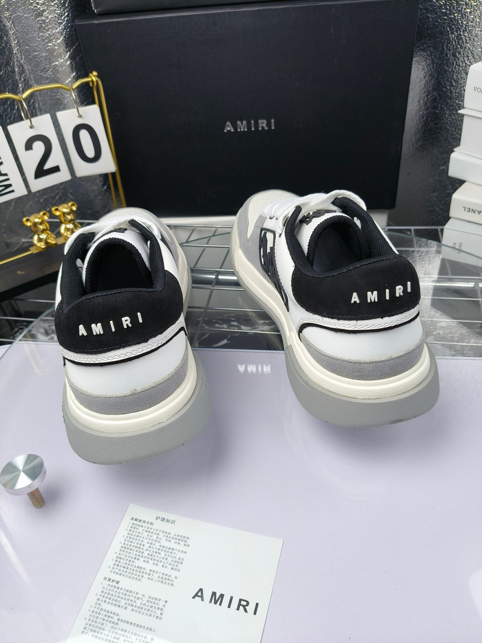 AMIRI
埃米尔 出320
爆款滑板休闲鞋!
米兰国际 amiri 2024 早春优秀爆款🔥 代言🔥引领潮流!!
👍面料:原版进口头层磨砂牛皮+进口牛皮
👍内里:原版1:1内里+进口泡棉
👍扣饰:采用原版注塑工艺美观不伤皮面
👍垫脚:专用注塑鞋垫(原版1:1)
👍大底:橡胶+eva 耐磨大底
👍包装:原版全套高贵专柜包装
👍码数:女35-41,41定做
男39-45男款38.45.46可定制