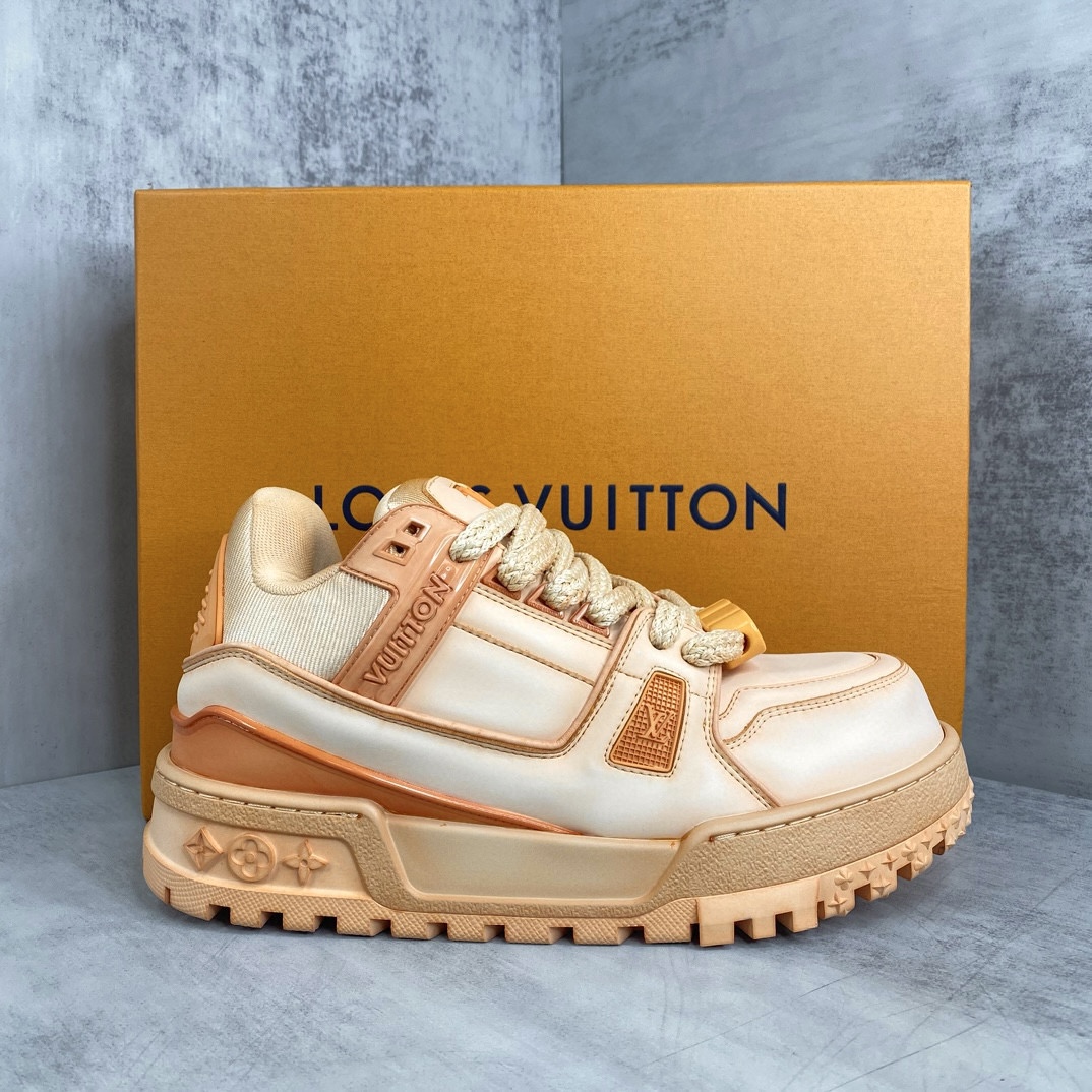 Louis Vuitton 新款上架 LV Louis Vuitton 23S走秀款Trainer 水染胖丁面包滑板鞋 独家开模暗花老花串珠 男款39-45