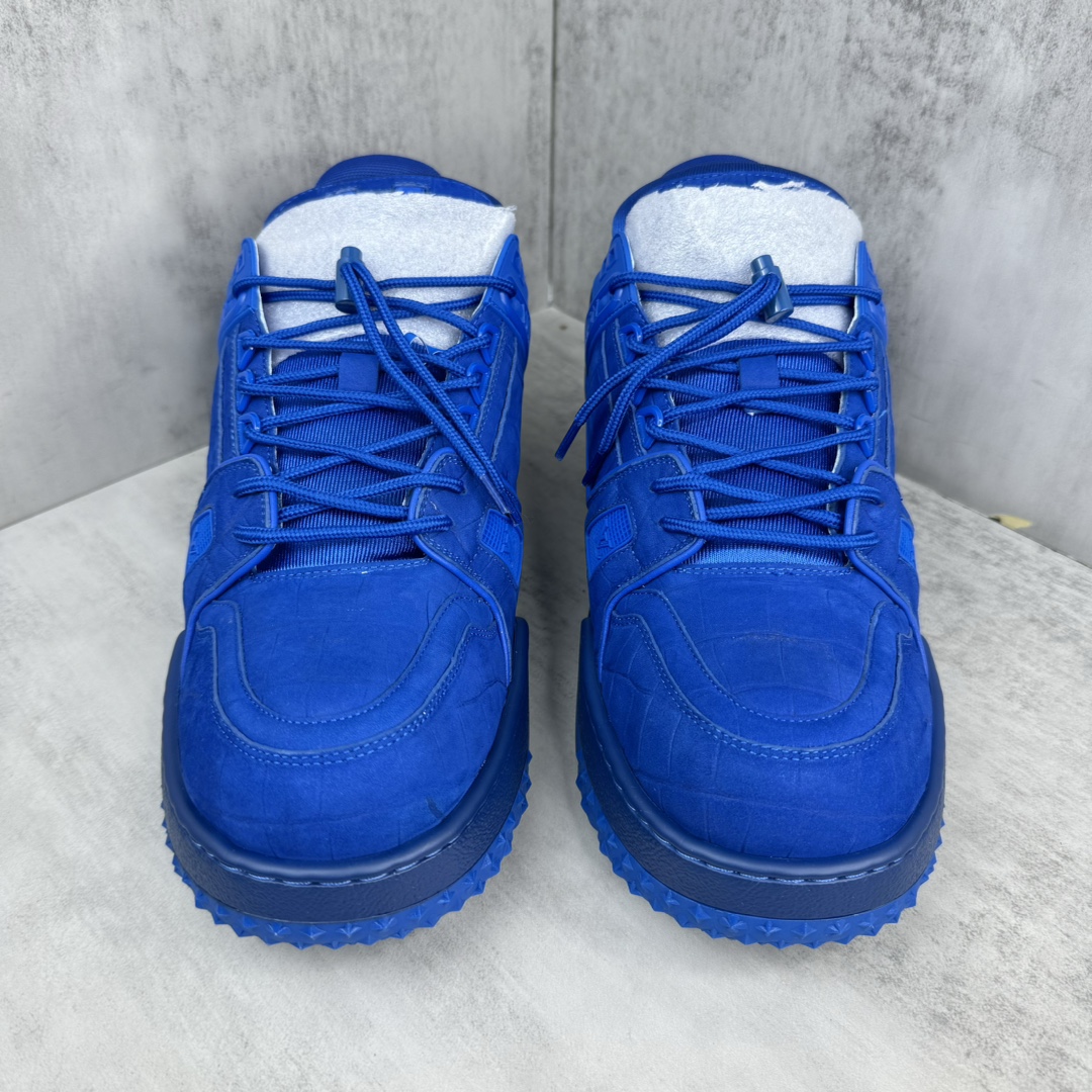 Louis Vuitton 新款上架 LV Louis Vuitton 23S走秀款Trainer 胖丁面包滑板鞋 独家开模暗花老花串珠