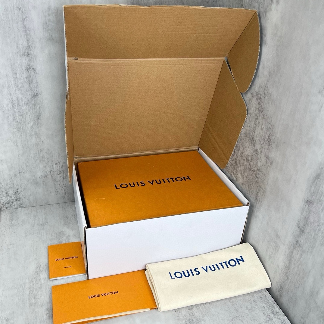 Louis Vuitton 新款上架 Louis Vuitton 23S走秀款 胖丁Trainer 面包鞋 滑板鞋 休闲 运动鞋 DIY串珠Louis vuitton 路易威登2023年男装春夏走秀款