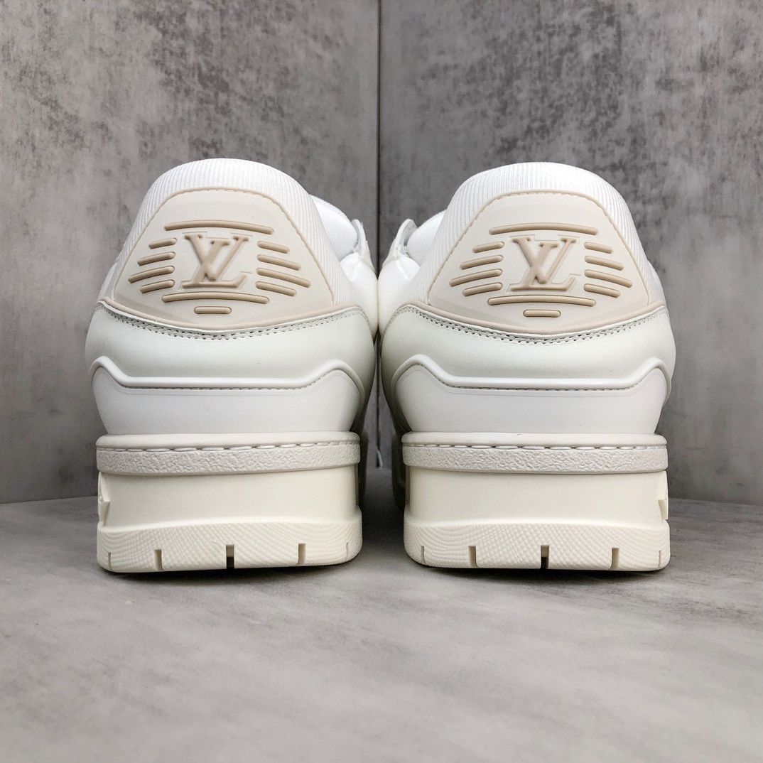 Louis Vuitton 新款上架 Loui* Vuitto* 24ss走秀款 胖丁Trainer 面包鞋 DIY串珠 这双“变胖”了的Trainer备受瞩目 立体饱满的彩色鞋身