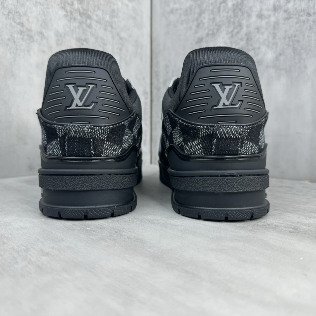 Louis Vuitton 新款上架 正确版 2024 Louis*Vuitto* LV Trainer 最新款 大底和面料私模 绝对下血本费心思的一款鞋子 自Vifgil到来之后而设计的这一系列 每一季度都深受众多粉丝的青睐 TPU 大底 包装
