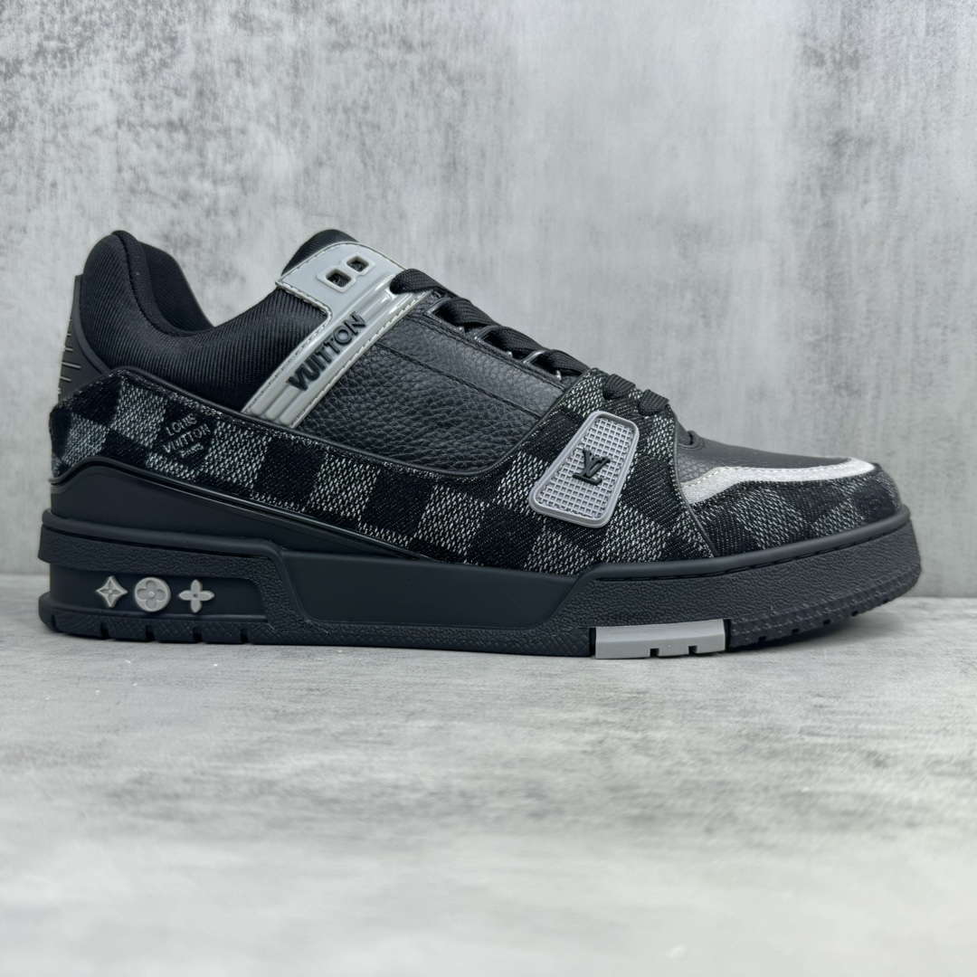 Louis Vuitton 新款上架 正确版 2024 Louis*Vuitto* LV Trainer 最新款 大底和面料私模 绝对下血本费心思的一款鞋子 自Vifgil到来之后而设计的这一系列 每一季度都深受众多粉丝的青睐 TPU 大底 包装