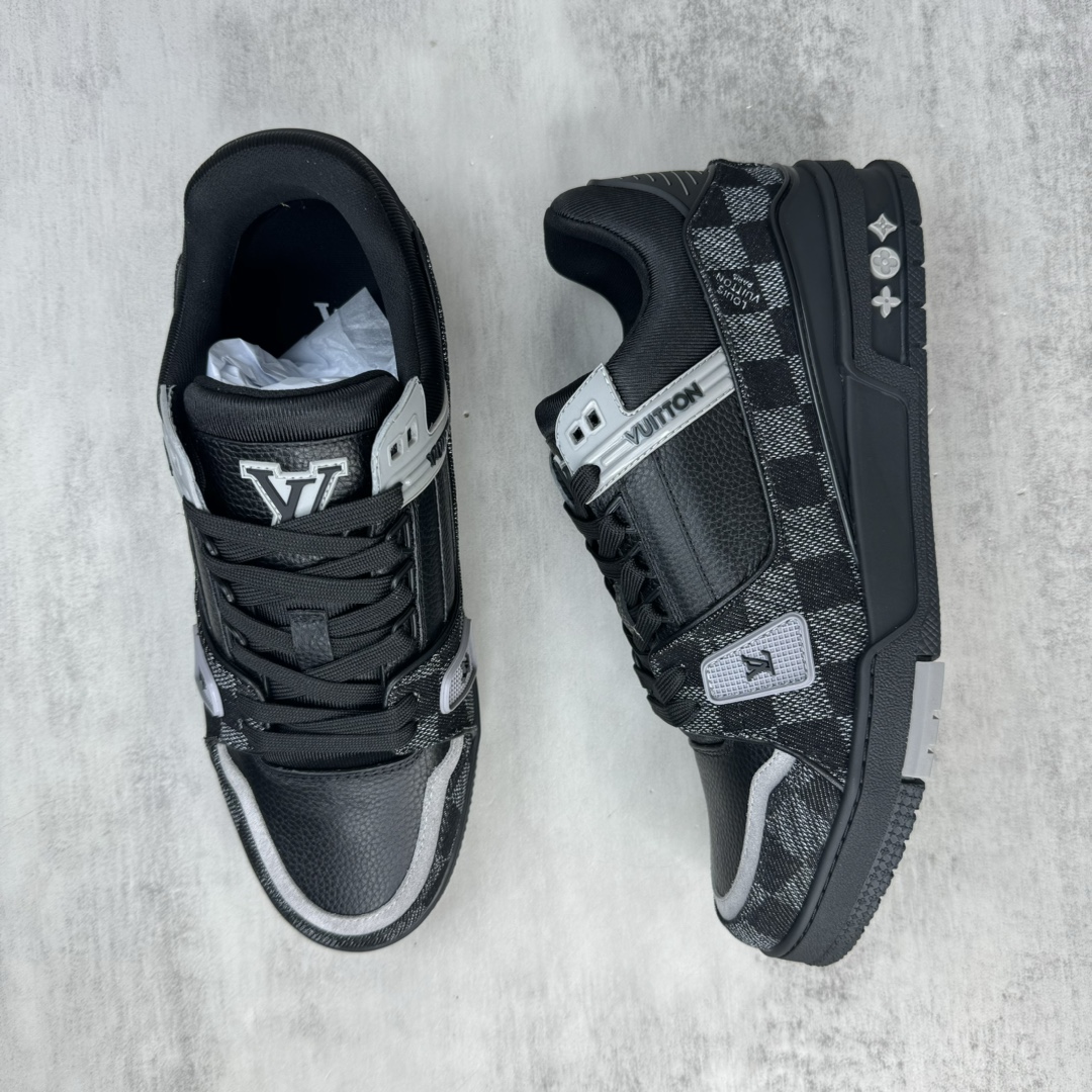 Louis Vuitton 新款上架 正确版 2024 Louis*Vuitto* LV Trainer 最新款 大底和面料私模 绝对下血本费心思的一款鞋子 自Vifgil到来之后而设计的这一系列 每一季度都深受众多粉丝的青睐 TPU 大底 包装