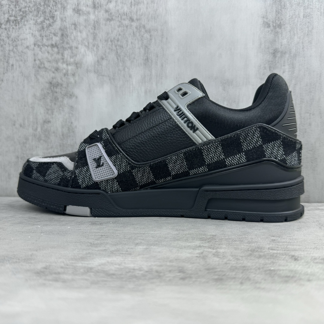 Louis Vuitton 新款上架 正确版 2024 Louis*Vuitto* LV Trainer 最新款 大底和面料私模 绝对下血本费心思的一款鞋子 自Vifgil到来之后而设计的这一系列 每一季度都深受众多粉丝的青睐 TPU 大底 包装
