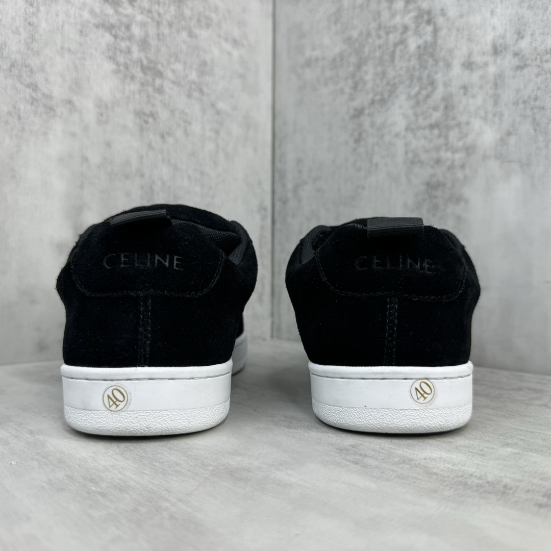 Celine 新款上架 CELINE塞林春夏走秀TRAINER厚底系列运动鞋 这一季运动休闲鞋无论从楦型的轮廓的拼接都让人耳目一新 前后品牌LOGO相呼应 大底边位明显Celine字母点缀 无不彰显品牌元素 鞋面高光丝牛绒 TPU私模大底 男38-45 女41男45定做不退换