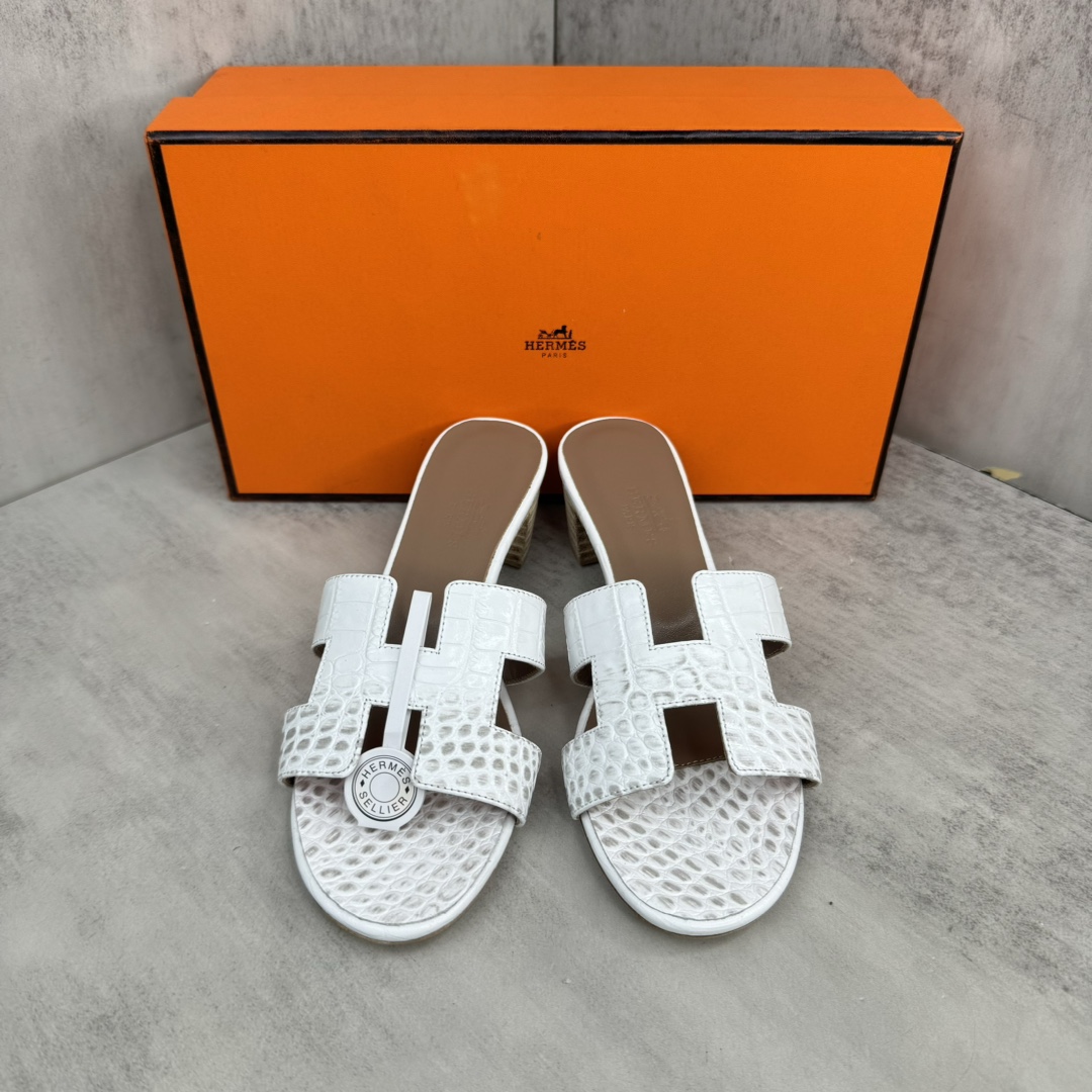 Hermès 新款上架 爱马仕 H人字拖 女拖鞋 款式 传久 经得起考验