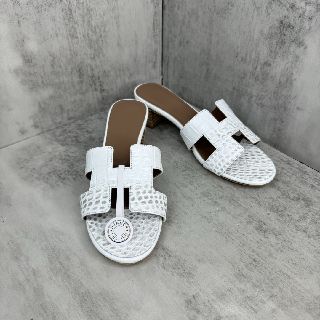 Hermès 新款上架 爱马仕 H人字拖 女拖鞋 款式 传久 经得起考验