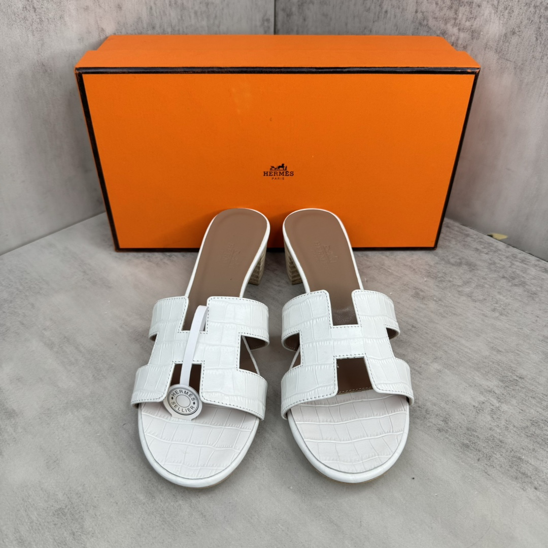 Hermès 新款上架 爱马仕 H人字拖 女拖鞋 款式 传久 经得起考验