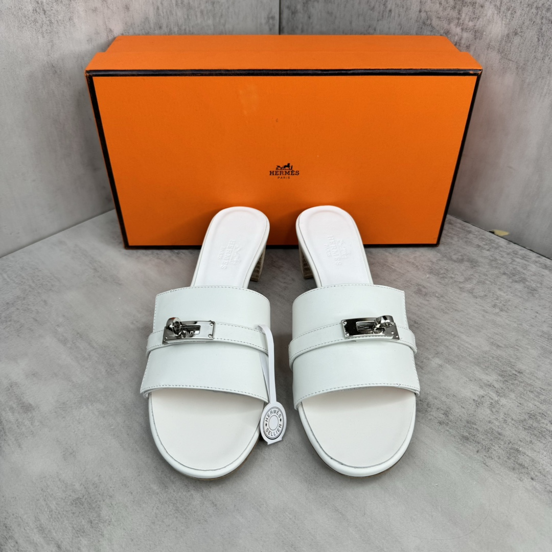 Hermès 新款上架 爱马仕 H人字拖 女拖鞋 款式 传久 经得起考验
