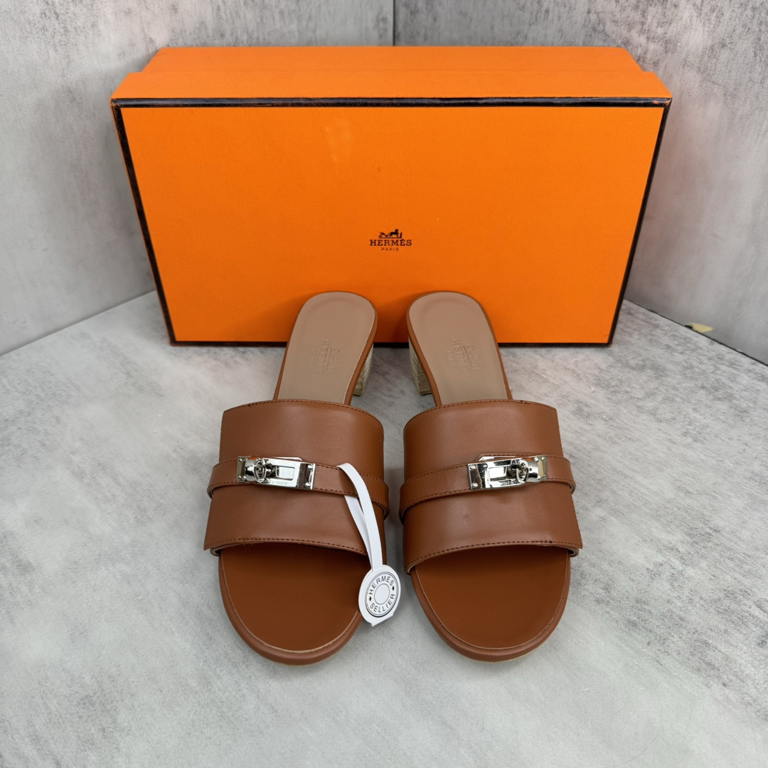 Hermès 新款上架 爱马仕 H人字拖 女拖鞋 款式 传久 经得起考验