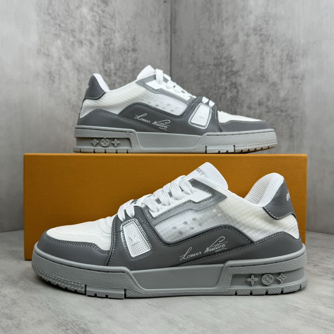 Louis Vuitton 新款上架 2024 Louis*Vuitto* LV Trainer 最新款 大底和面料私模 绝对下血本费心思的一款鞋子 自Vifgil到来之后而设计的这一系列 每一季度都深受众多粉丝的青睐 TPU 大底 包装