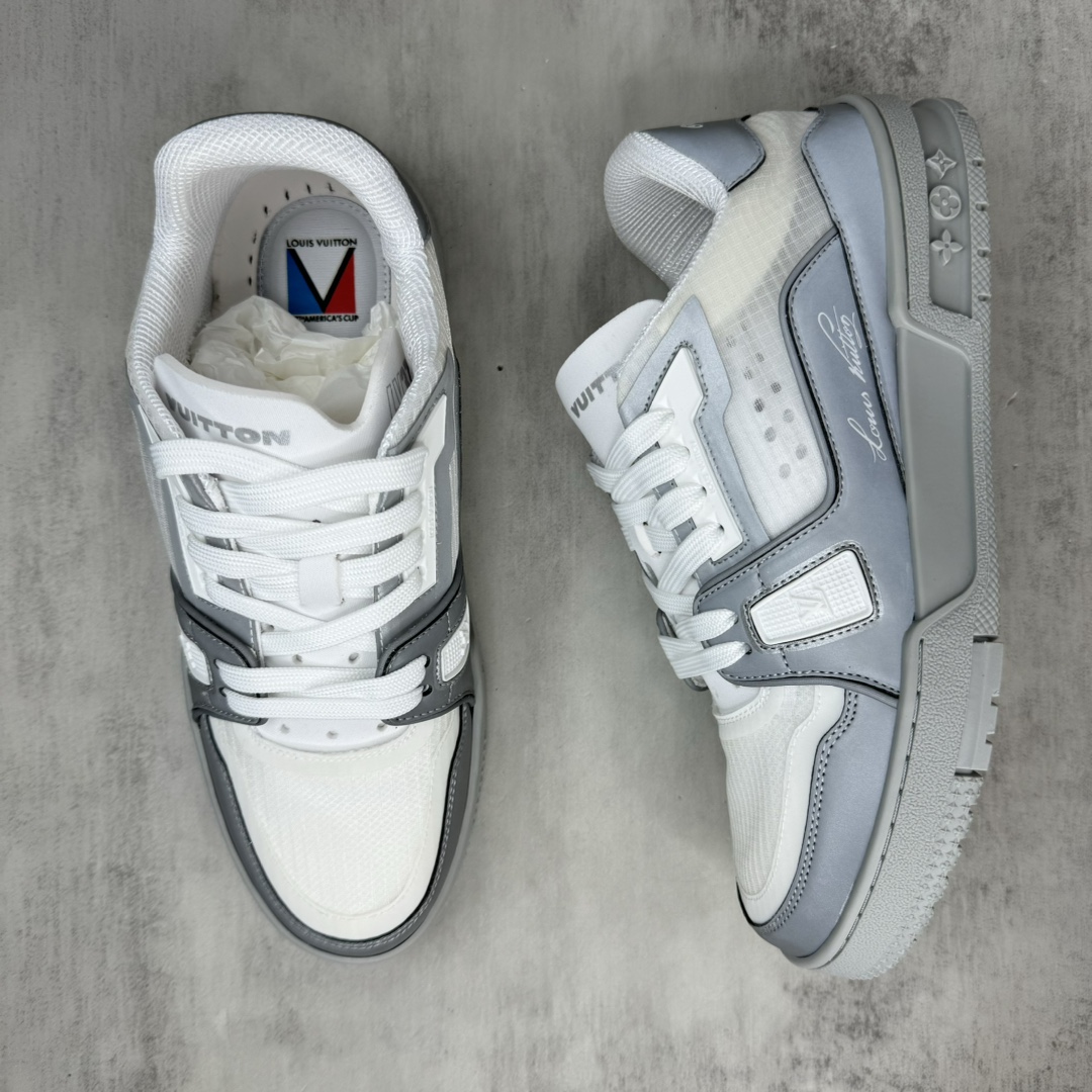 Louis Vuitton 新款上架 2024 Louis*Vuitto* LV Trainer 最新款 大底和面料私模 绝对下血本费心思的一款鞋子 自Vifgil到来之后而设计的这一系列 每一季度都深受众多粉丝的青睐 TPU 大底 包装