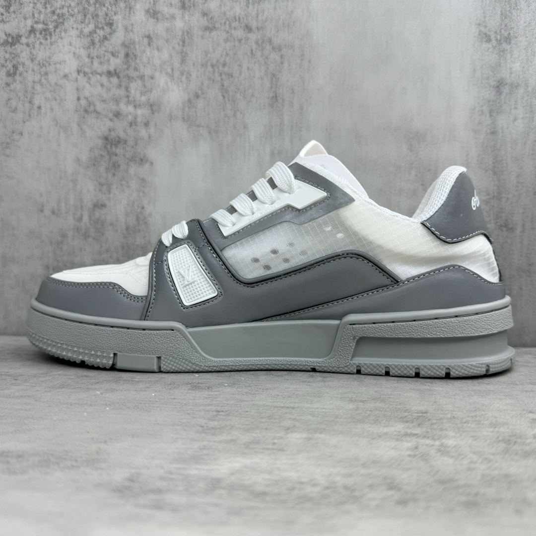 Louis Vuitton 新款上架 2024 Louis*Vuitto* LV Trainer 最新款 大底和面料私模 绝对下血本费心思的一款鞋子 自Vifgil到来之后而设计的这一系列 每一季度都深受众多粉丝的青睐 TPU 大底 包装