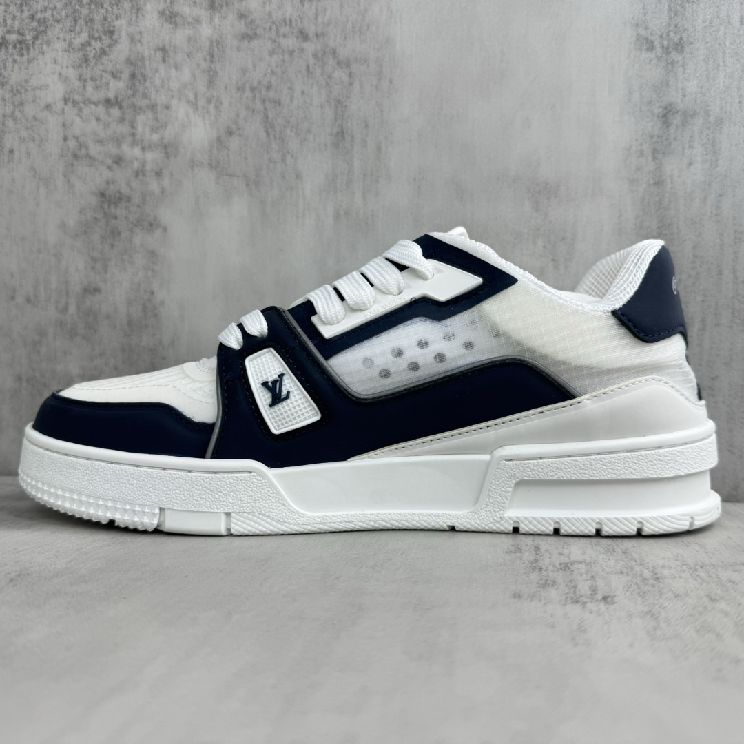 Louis Vuitton 新款上架 2084 Louis*Vuitto* LV Trainer 最新款 大底和面料私模 绝对下血本费心思的一款鞋子 自Vifgil到来之后而设计的这一系列 每一季度都深受众多粉丝的青睐 TPU 大底 包装