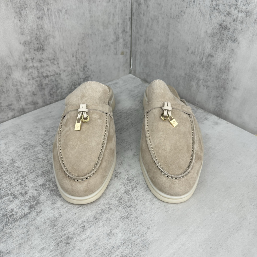 Loro Piana 新款上架 LP最新款乐福鞋拖鞋 意大利高级品牌Loro Piana 是意大利 奢侈品牌