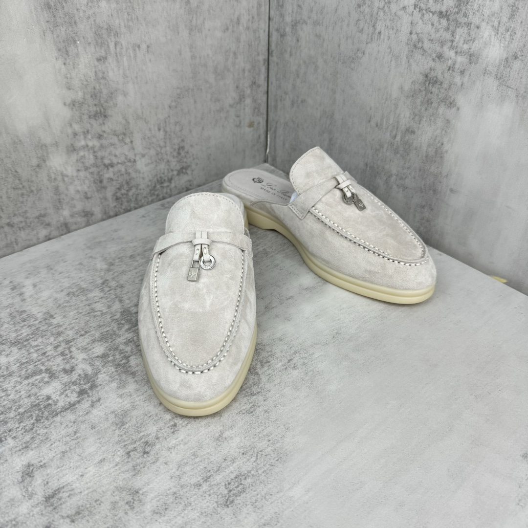 Loro Piana 新款上架 LP最新款乐福鞋拖鞋 意大利高级品牌Loro Piana 是意大利 奢侈品牌