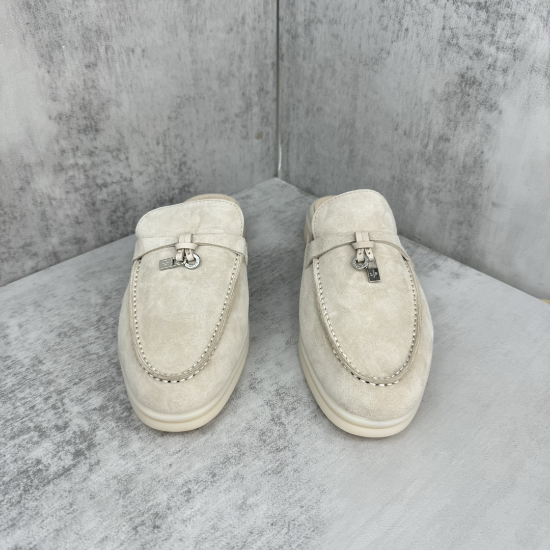 Loro Piana 新款上架 LP最新款乐福鞋拖鞋 意大利高级品牌Loro Piana 是意大利 奢侈品牌