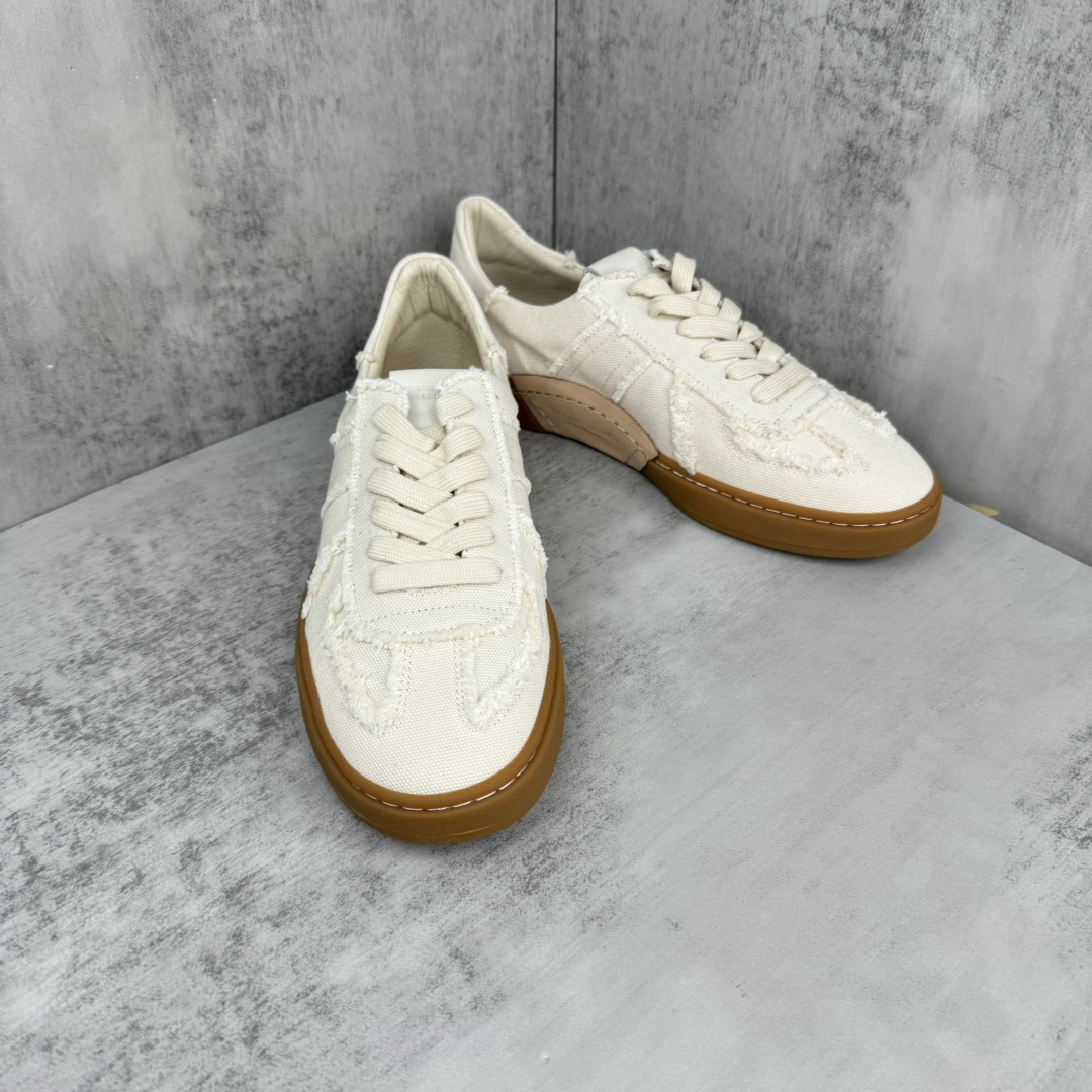 Unknown 新款上架 足下工业会所/FOOT INDUSTRY Urban German Trainer Sneaker 城市生活系列低帮德训风情侣 百搭休闲运动板鞋“皮革白浅灰生胶底”AUA301-001 尺码：36-45