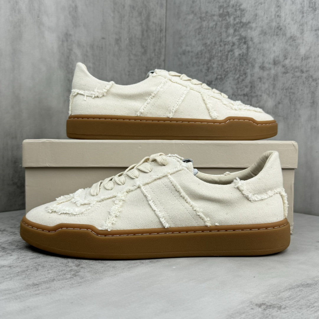 Unknown 新款上架 足下工业会所/FOOT INDUSTRY Urban German Trainer Sneaker 城市生活系列低帮德训风情侣 百搭休闲运动板鞋“皮革白浅灰生胶底”AUA301-001 尺码：36-45