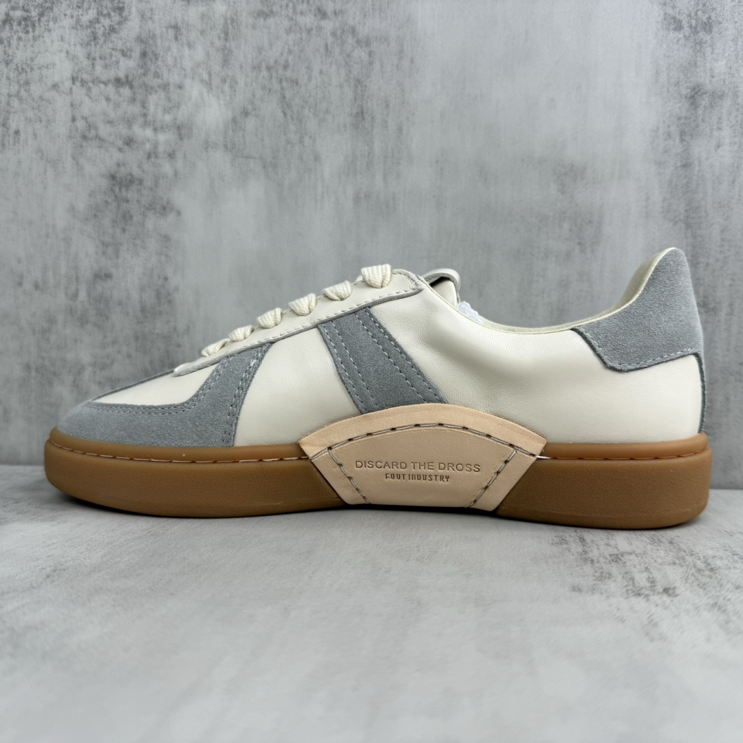Unknown 新款上架 足下工业会所/FOOT INDUSTRY Urban German Trainer Sneaker 城市生活系列低帮德训风情侣 百搭休闲运动板鞋“皮革白浅灰生胶底”AUA301-001 尺码：36-45