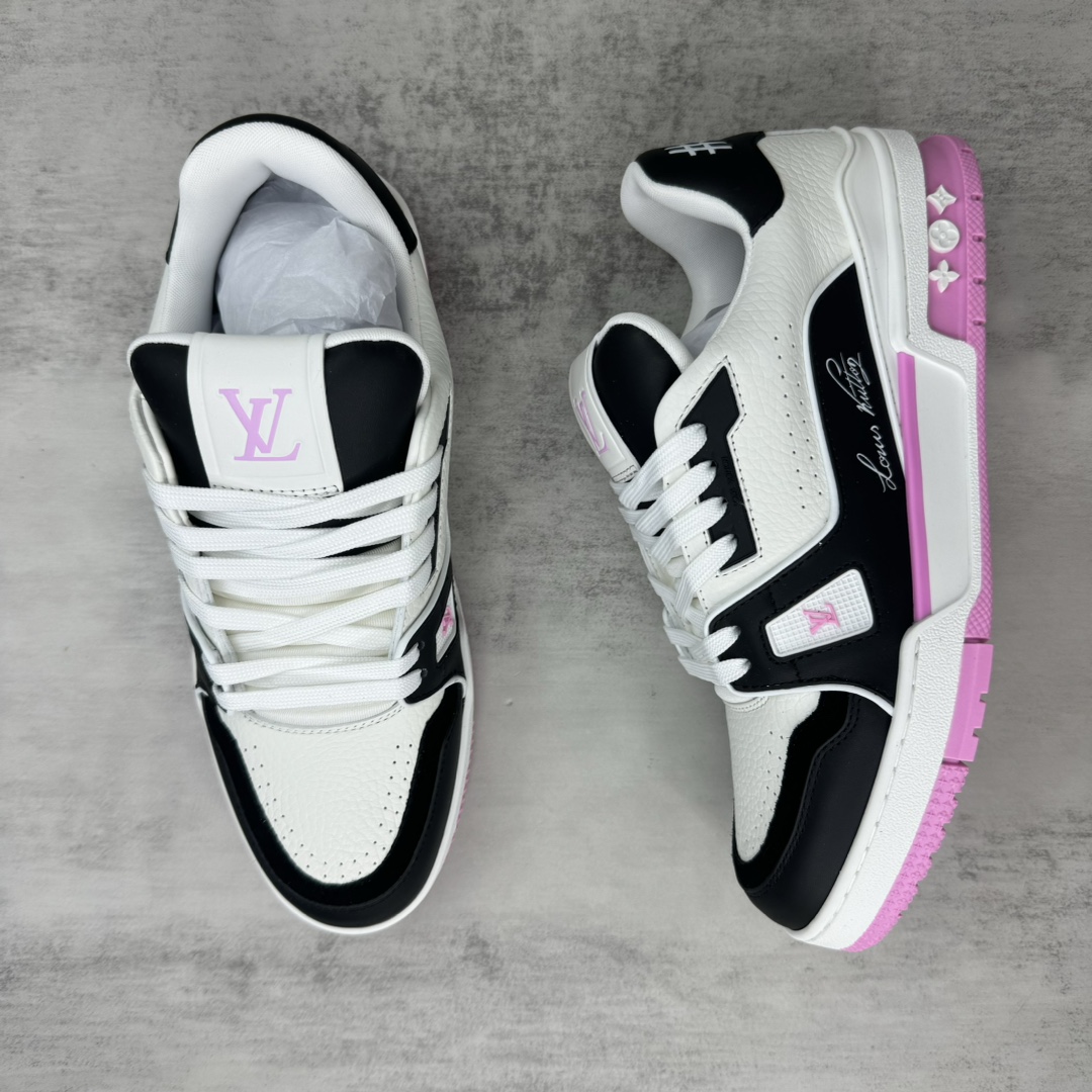 Louis Vuitton 新款上架 2084 Louis*Vuitto* LV Trainer 最新款 大底和面料私模 绝对下血本费心思的一款鞋子 自Vifgil到来之后而设计的这一系列 每一季度都深受众多粉丝的青睐 TPU 大底 包装