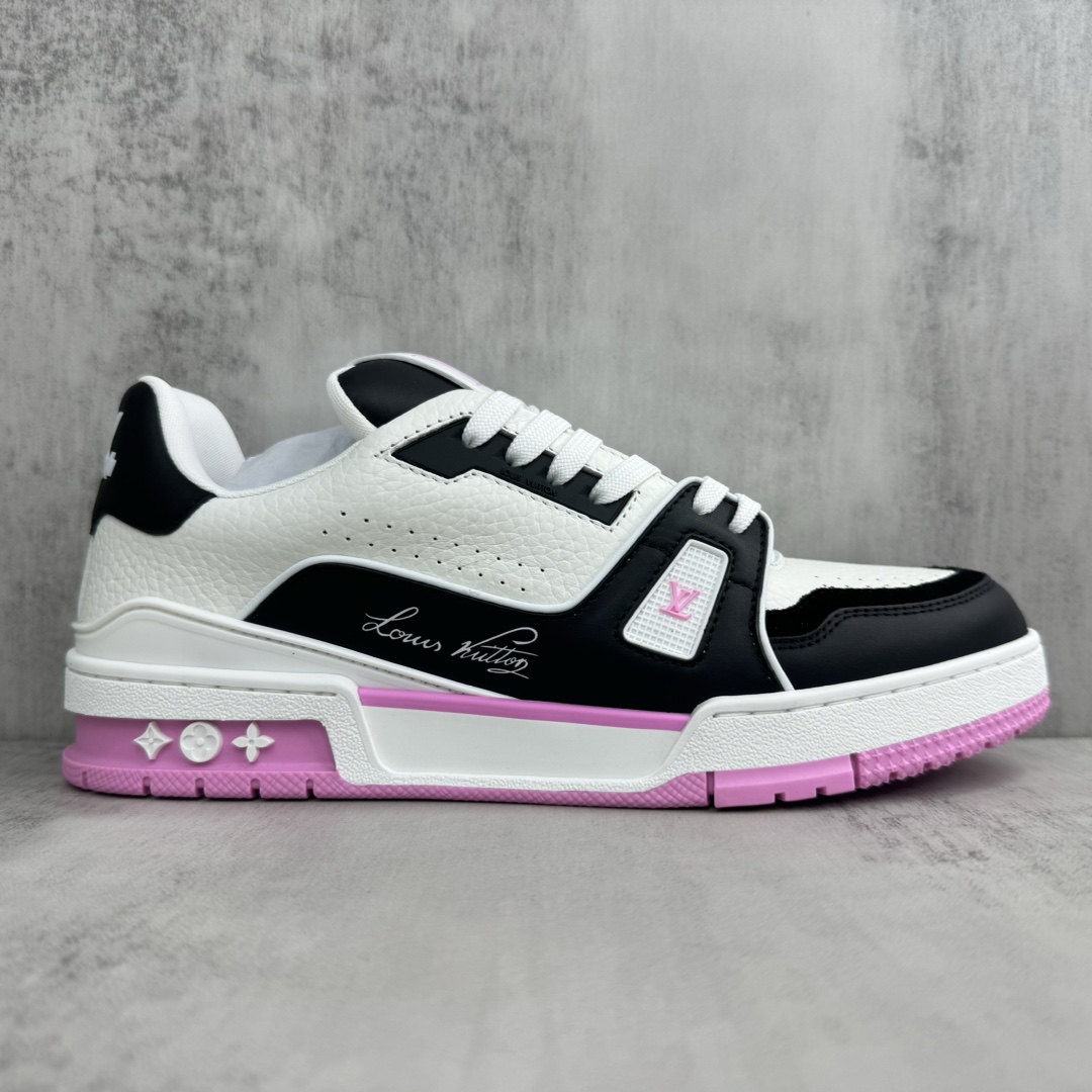 Louis Vuitton 新款上架 2084 Louis*Vuitto* LV Trainer 最新款 大底和面料私模 绝对下血本费心思的一款鞋子 自Vifgil到来之后而设计的这一系列 每一季度都深受众多粉丝的青睐 TPU 大底 包装
