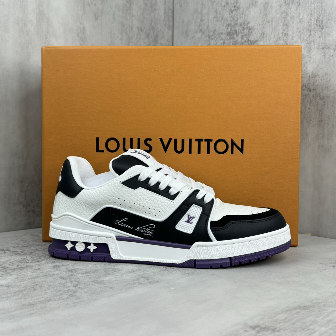 Louis Vuitton 新款上架 2084 Louis*Vuitto* LV Trainer 最新款 大底和面料私模 绝对下血本费心思的一款鞋子 自Vifgil到来之后而设计的这一系列 每一季度都深受众多粉丝的青睐 TPU 大底 包装
