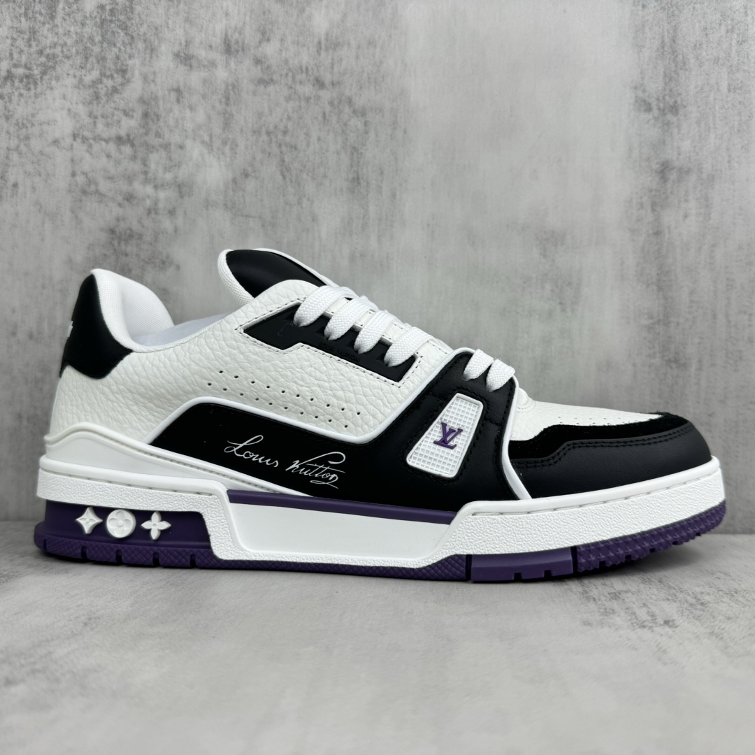 Louis Vuitton 新款上架 2084 Louis*Vuitto* LV Trainer 最新款 大底和面料私模 绝对下血本费心思的一款鞋子 自Vifgil到来之后而设计的这一系列 每一季度都深受众多粉丝的青睐 TPU 大底 包装