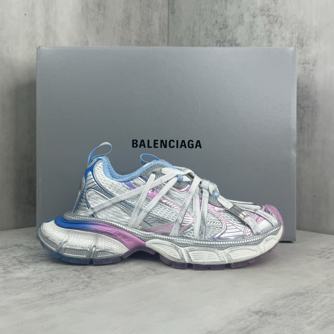 NO:228627,The new style is on the shelves. Balenciaga 3XL Sneakers is a new product for the spring and summer series. This is also the item and sneakers that many friends want to buy most this season. As the new generation of dad shoes launched by the brand on 23SS, the new 3XL inherits the retro running design language of the predecessor Balenciaga Runner, and adds more recognizable lines and unique shoelace shapes. The strong aging effect continues the most signature sneaker design elements of Balenciaga. It is said that in terms of foot feeling, this 3XL achieves lightweight and excellent comfortable foot feeling that previous generations of dad shoes cannot reach. Size 35-46, dad shoes, balenciaga19860909新款上架 Balenciaga全新球鞋Balenciaga 3XL Sneakers作为春夏系列的新品登陆,这也是不少朋友们在这季最想入手的单品和球鞋.作为品牌在 23SS 推出的新一代老爹鞋,新款的 3XL 继承了前辈 Balenciaga Runner 的复古跑设计语言,并加入了更具识别度的线条以及独特的鞋带造型,强烈的做旧效果,则延续了 Balenciaga 最为招牌的球鞋设计元素,而且据说在脚感上,这款 3XL 做到了前几代老爹鞋都无法企及的轻量化以及极佳的舒适脚感.尺码35-46,老爹鞋,balenciaga,Women's Shoes