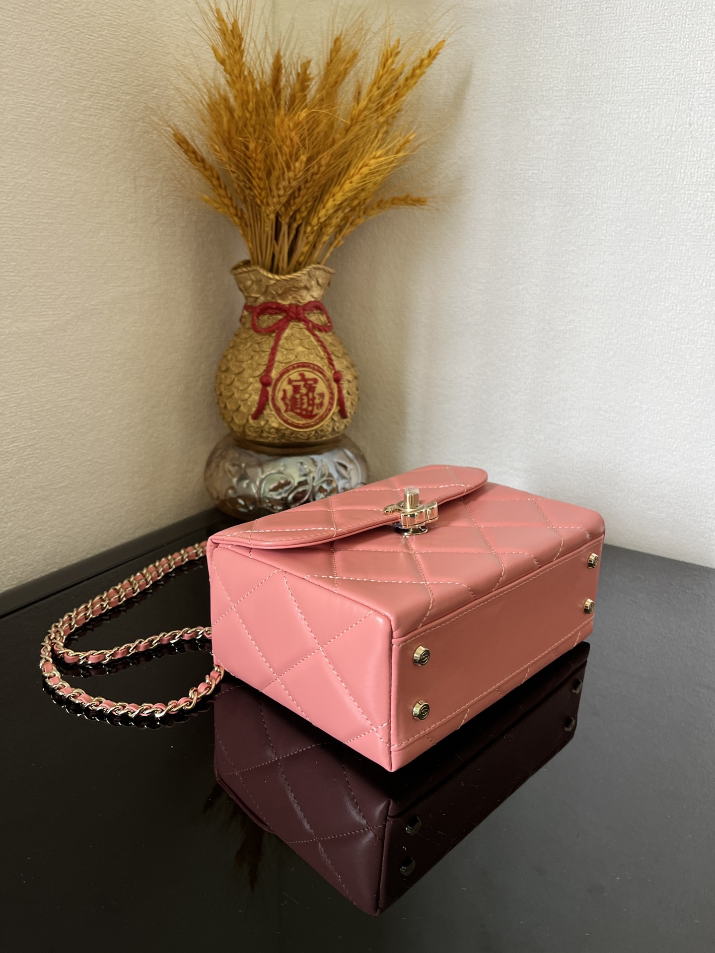 Chanel Luxury Designer Handbag Shoulder Bag in fine calfskin 5