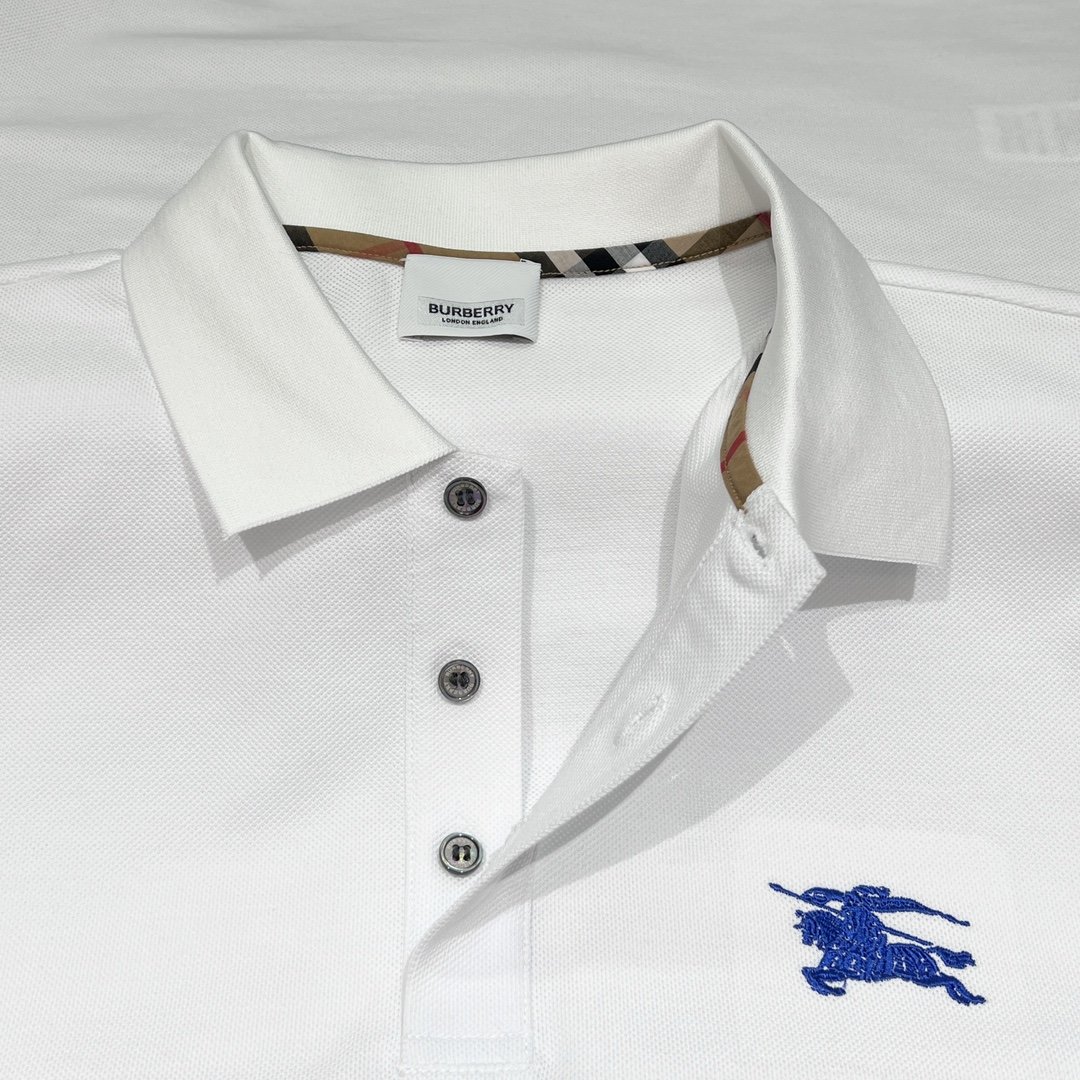 新品柜台同步代购品BUR贸易渠道,细节感和设计感几乎完美呈现.色泽质感兼具的休闲新季潮流马球Polo衫.