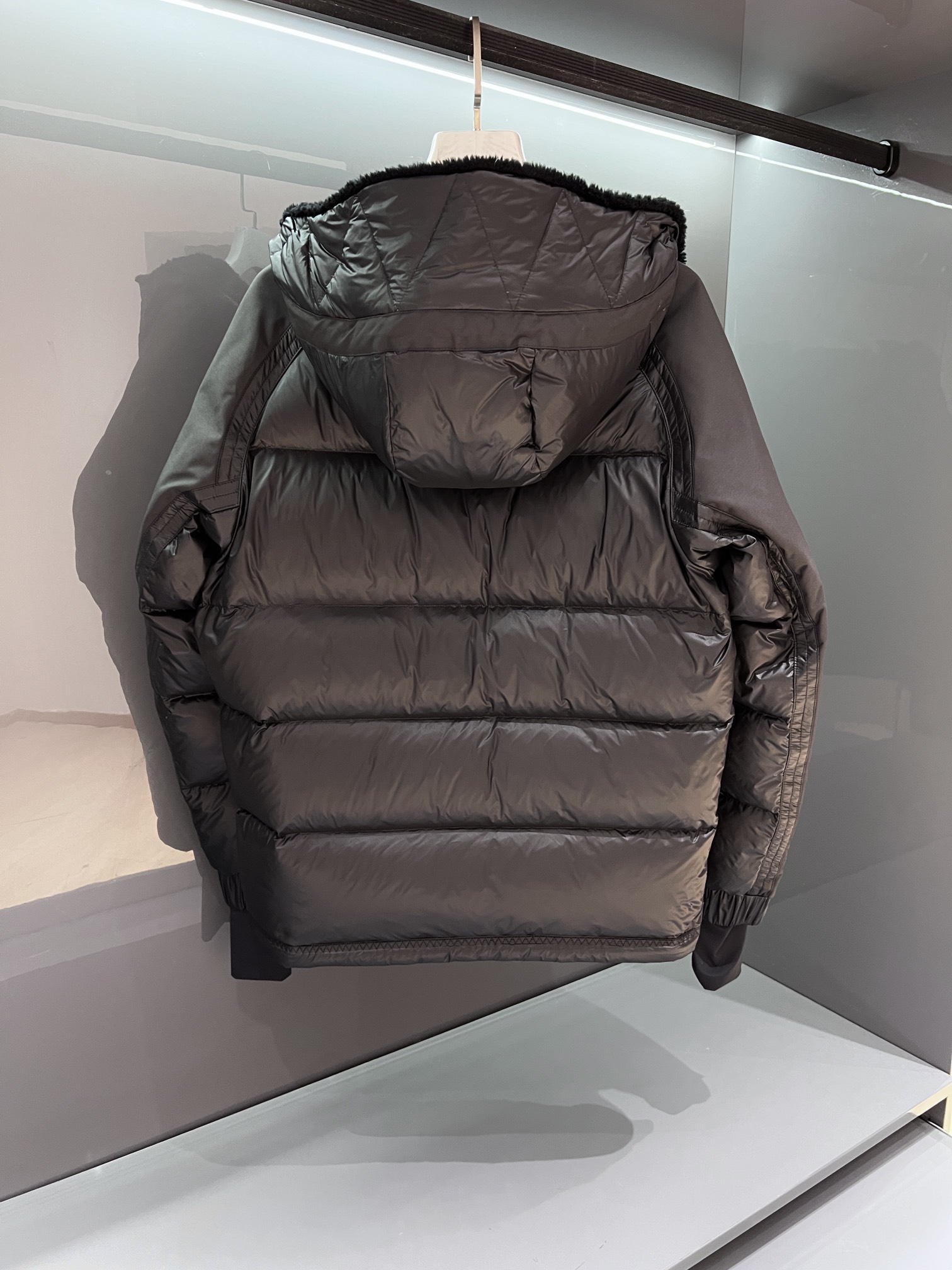 【新品】原单‼️ ‼️ 柜台2.2W高端户外滑雪服 不满意包退！ Mon家族纵横款滑雪服亮相发售.代工厂